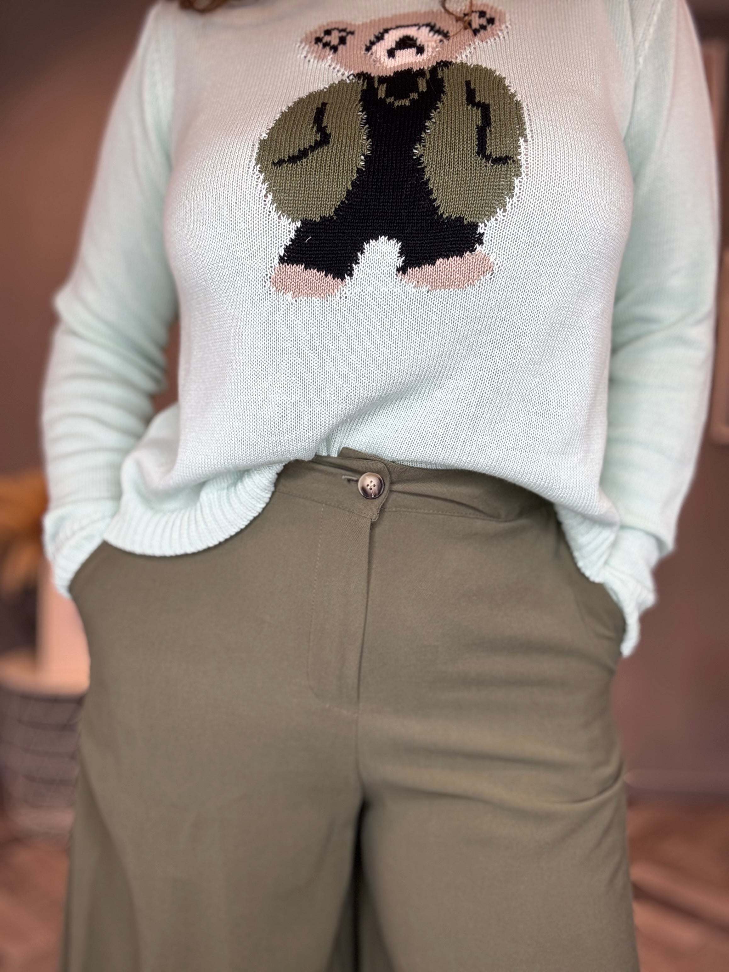 Maglioncino menta con orsetto militare