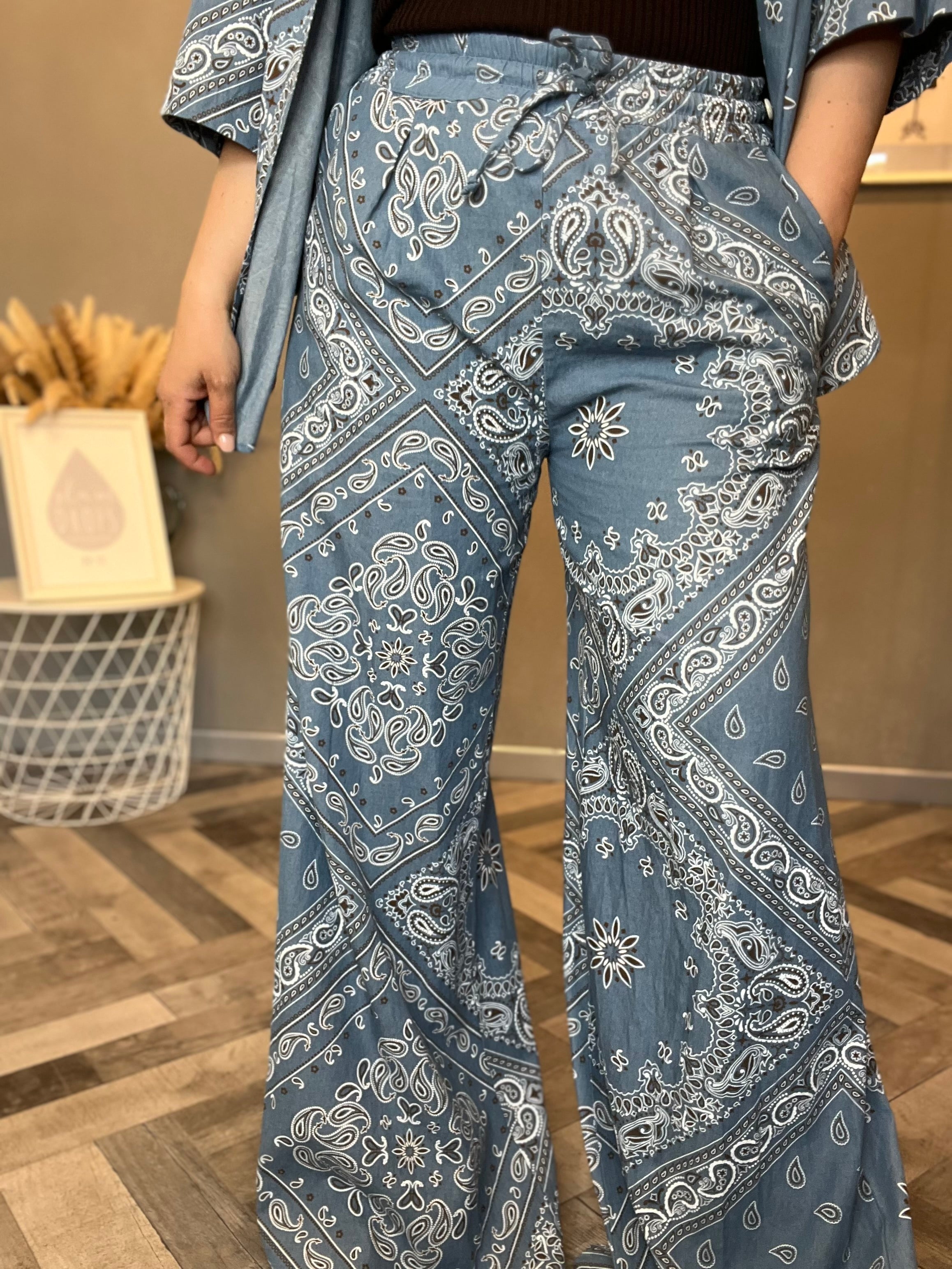 Lumina pantalone jeans paisley bandana