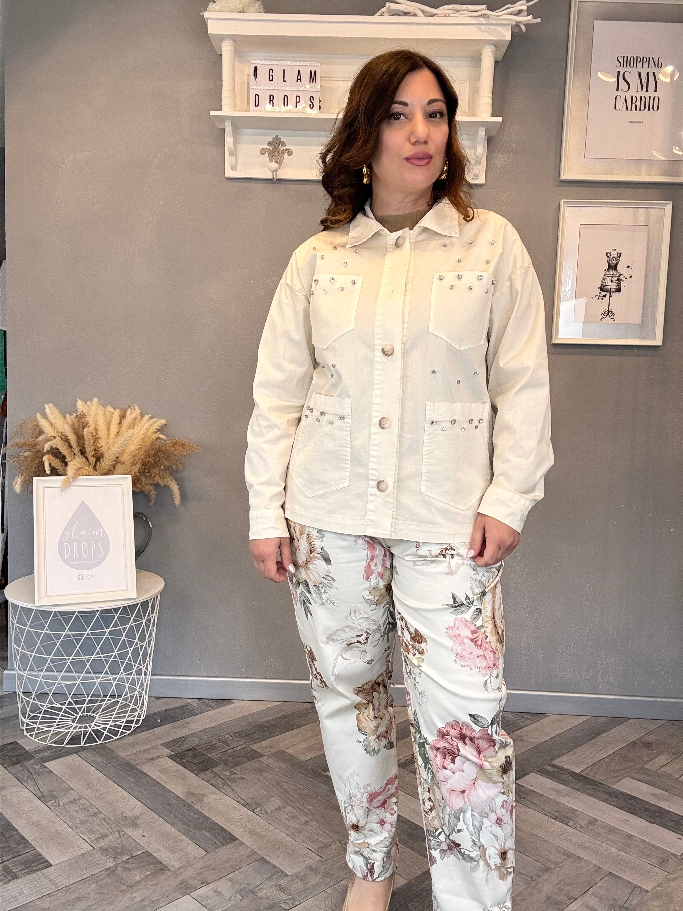 Giacca utility burro con dettagli gioiello