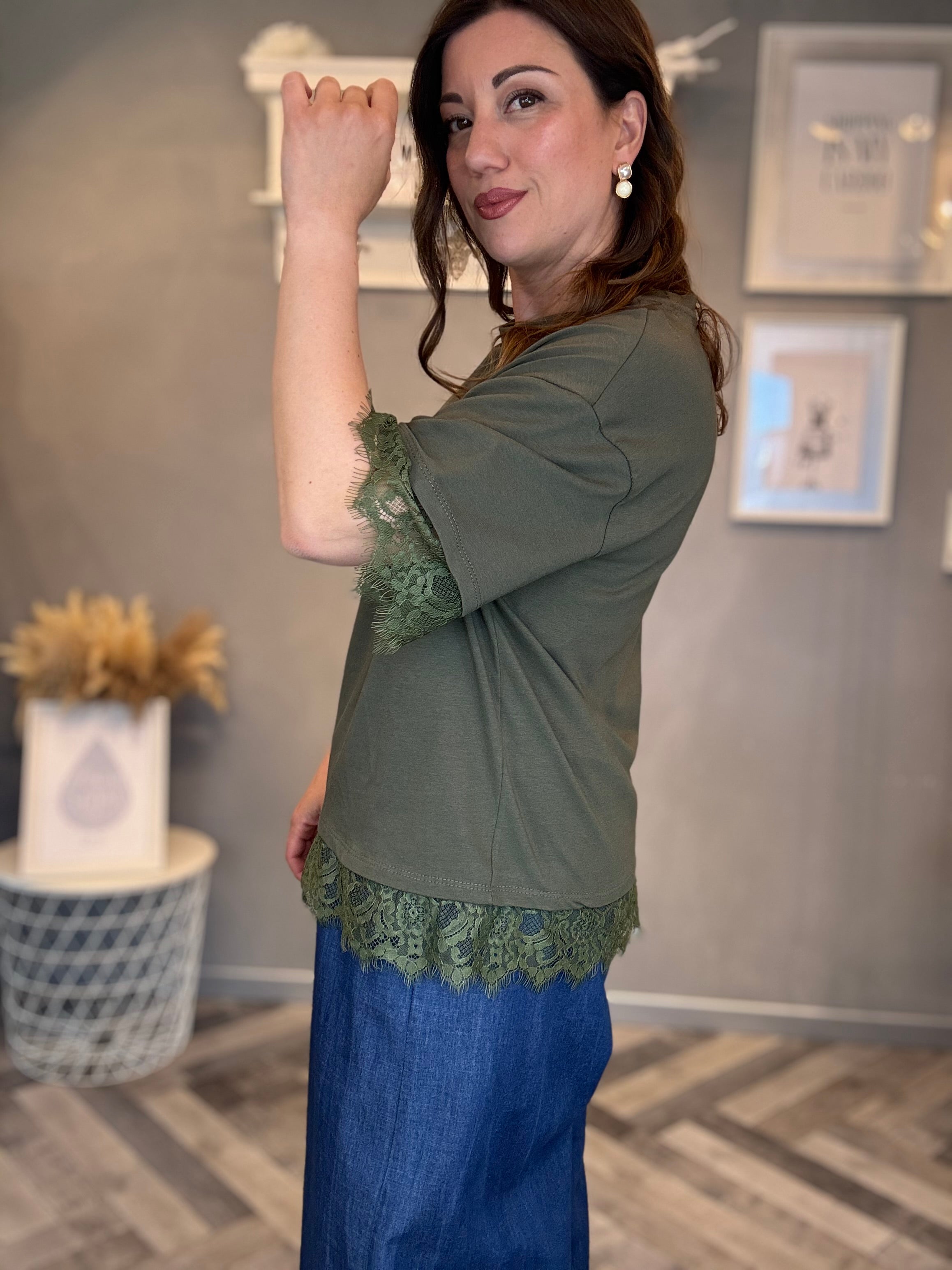 T-shirt verde militare pizzo all over