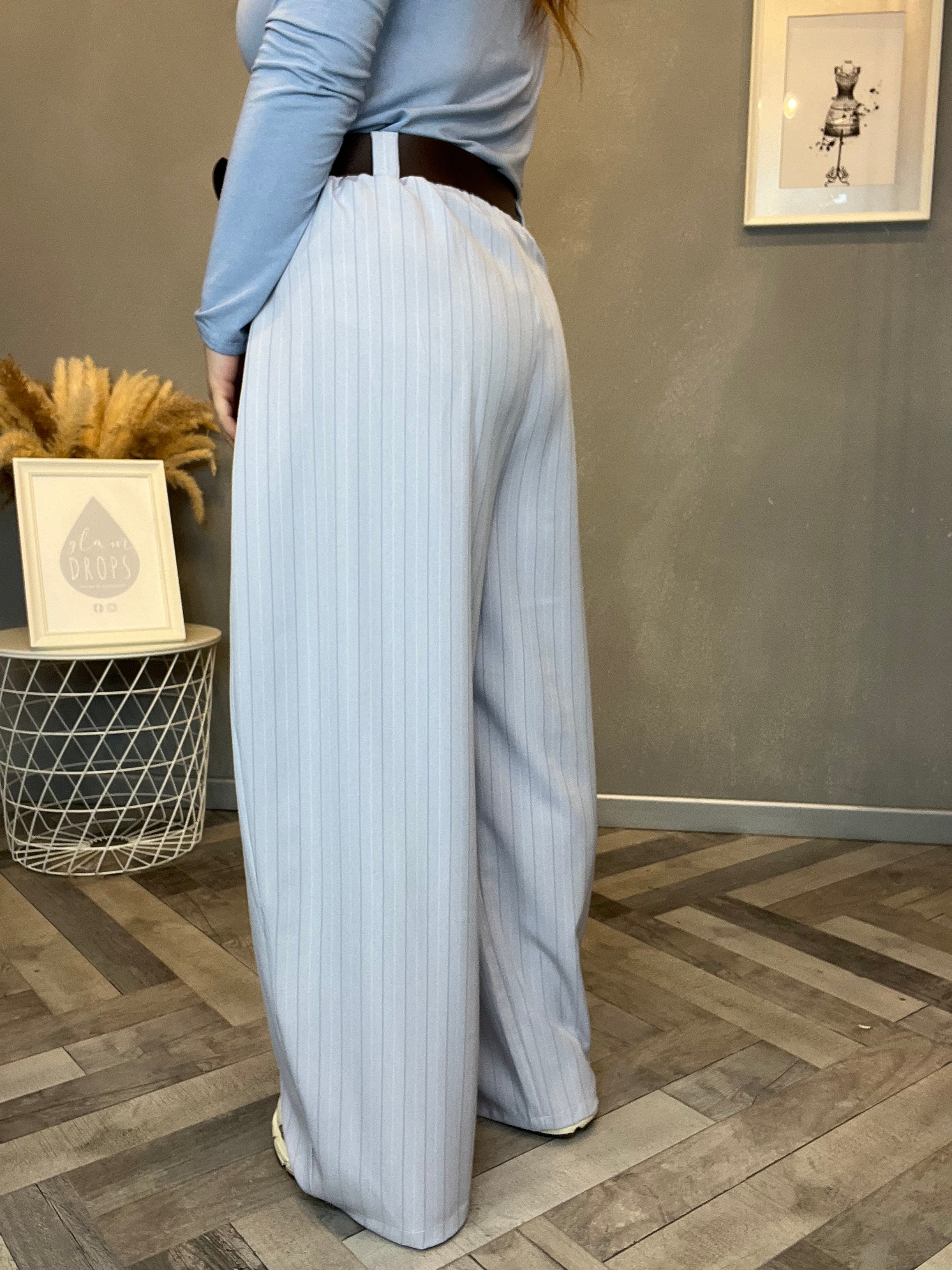 Tailleur a righe celeste polvere