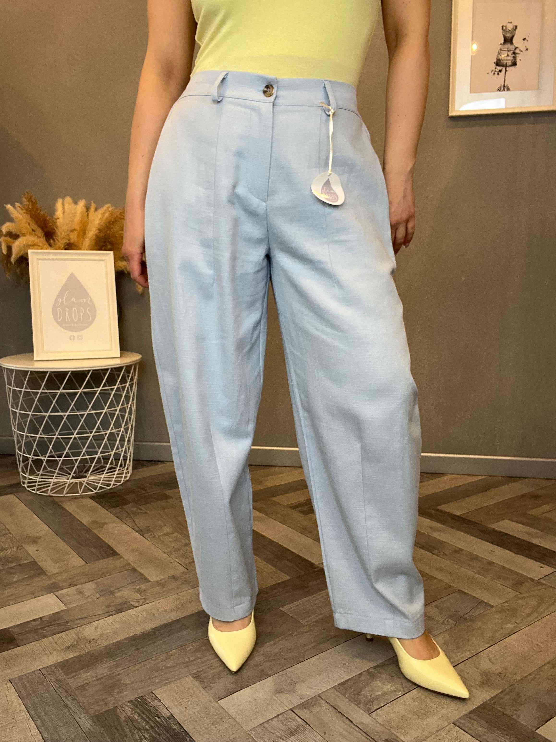 Pantalone egg fit celeste