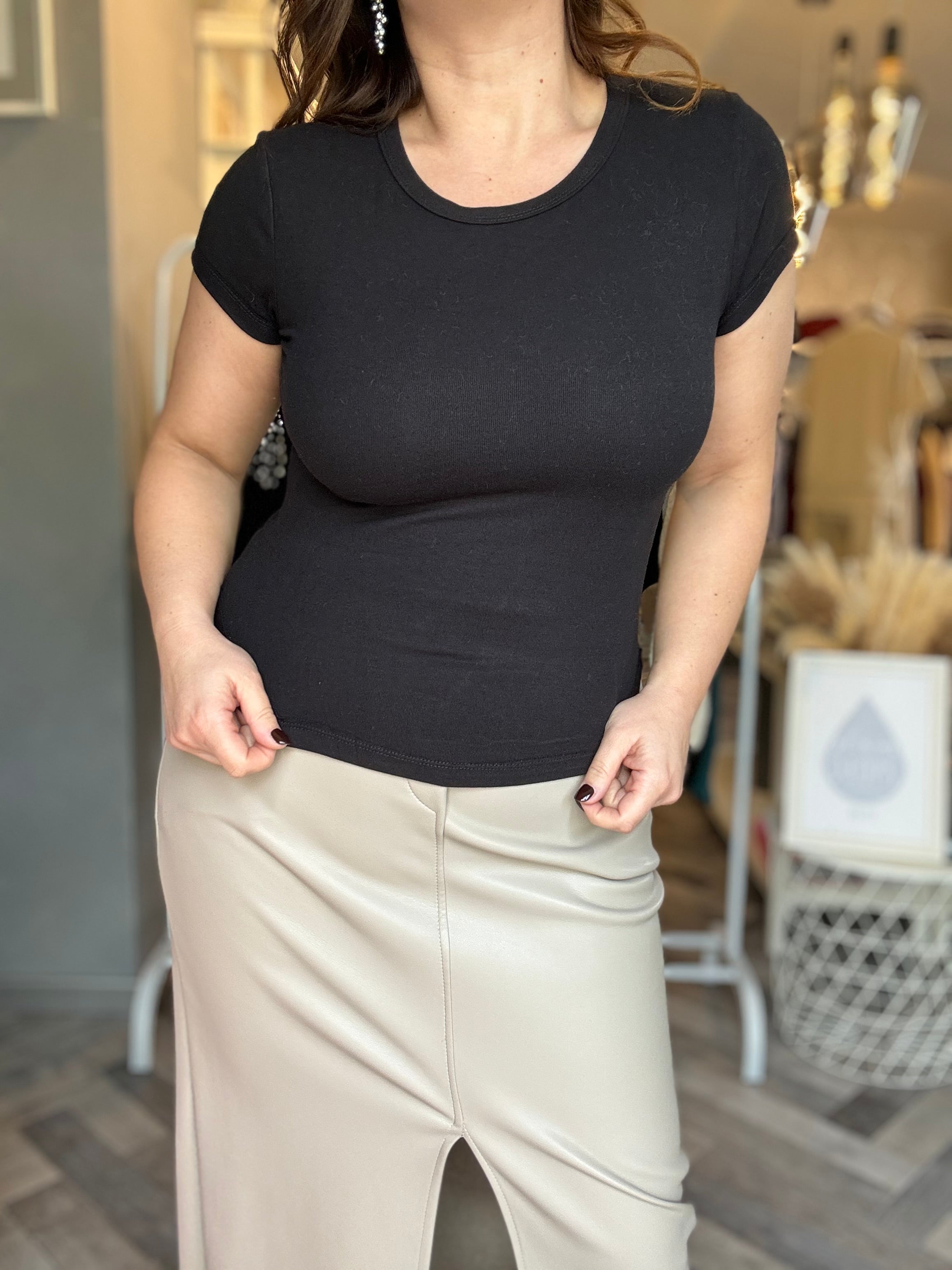 T-shirt elascizzata fondo tondo