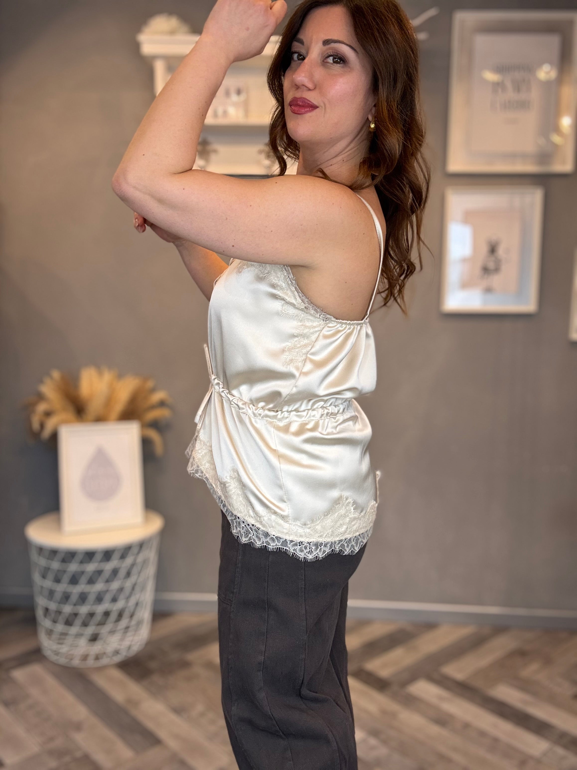 Top satin lace burro