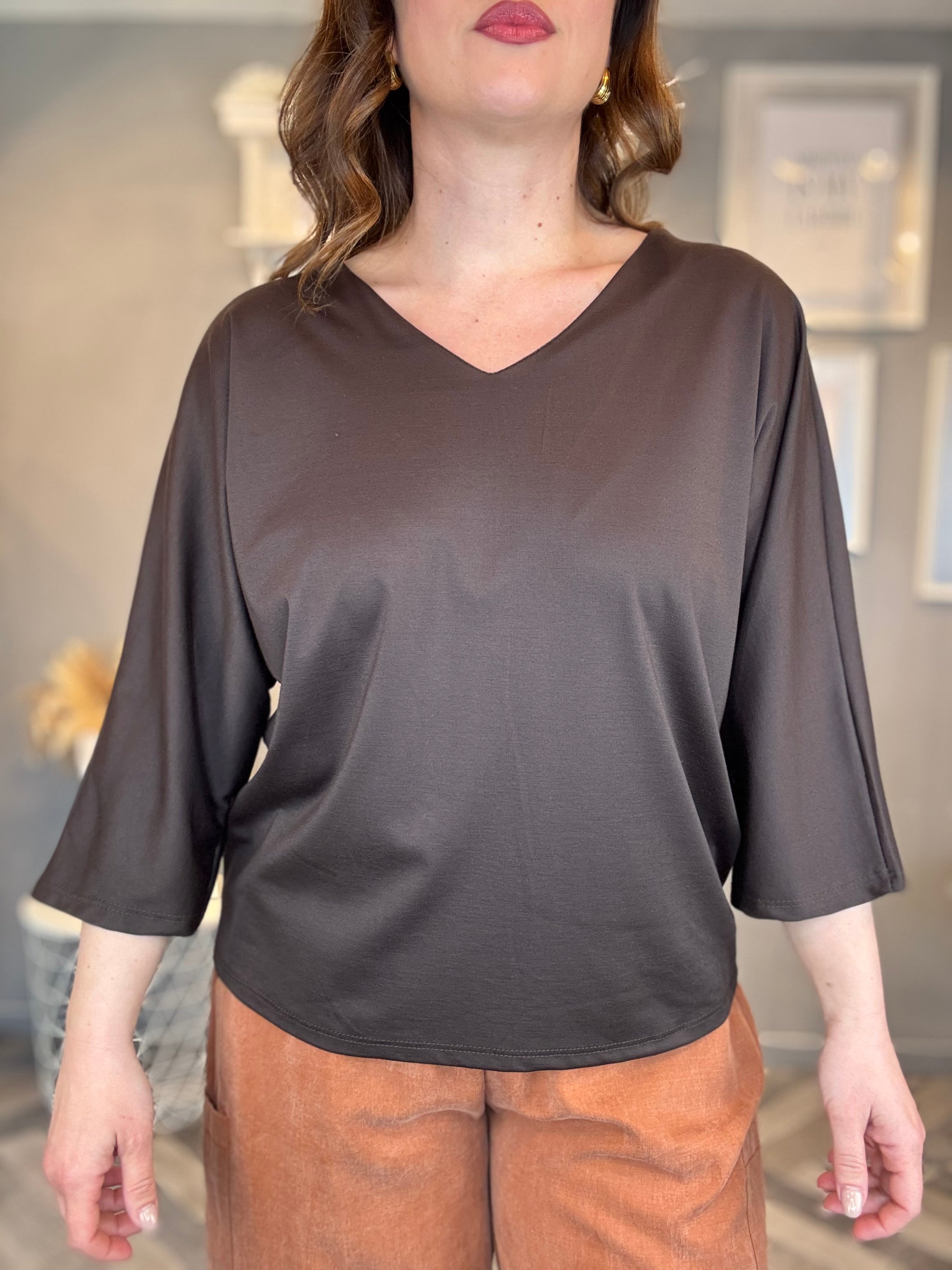 Maglia con fiocco sul retro moro