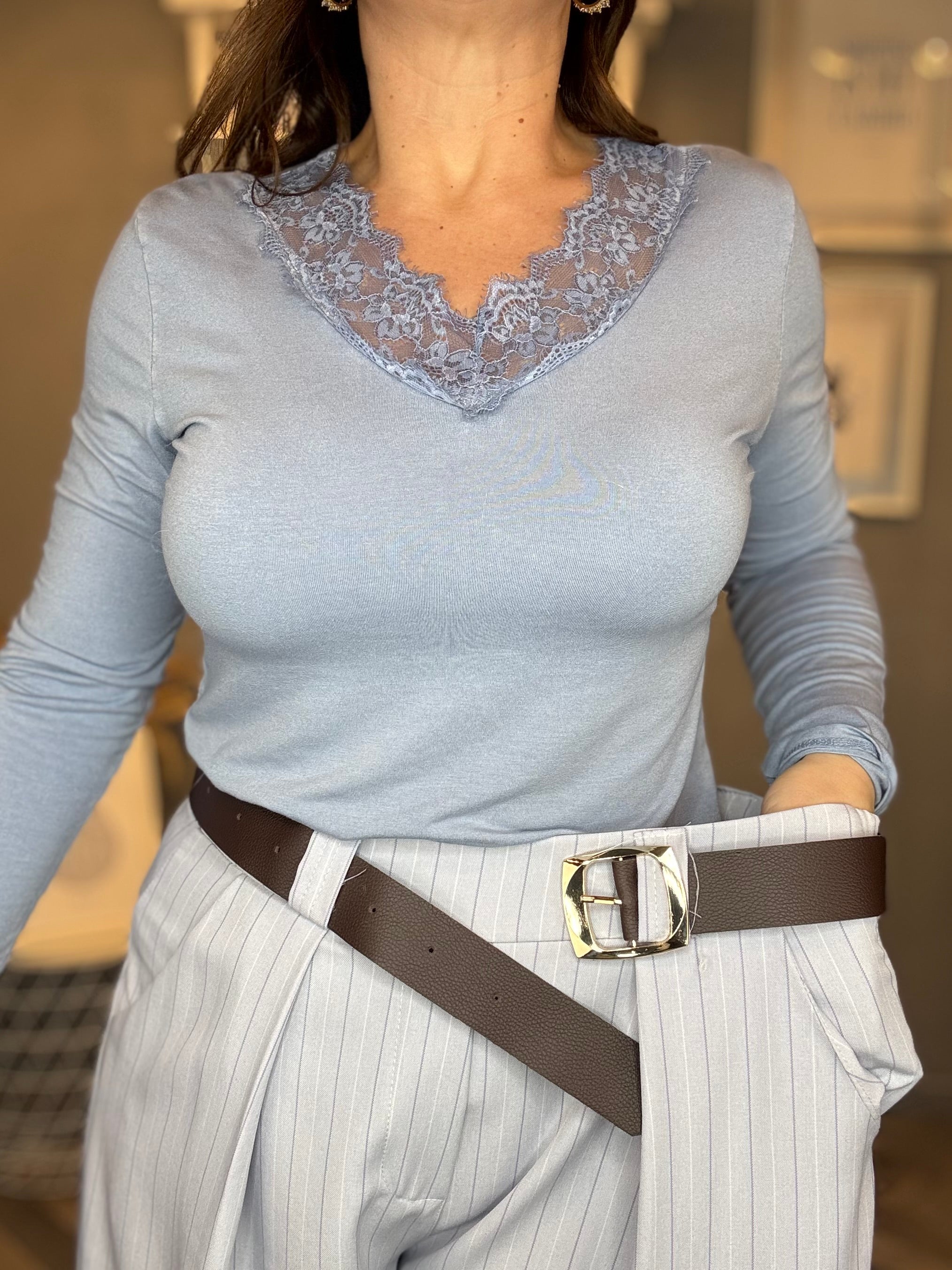 Tailleur a righe celeste polvere