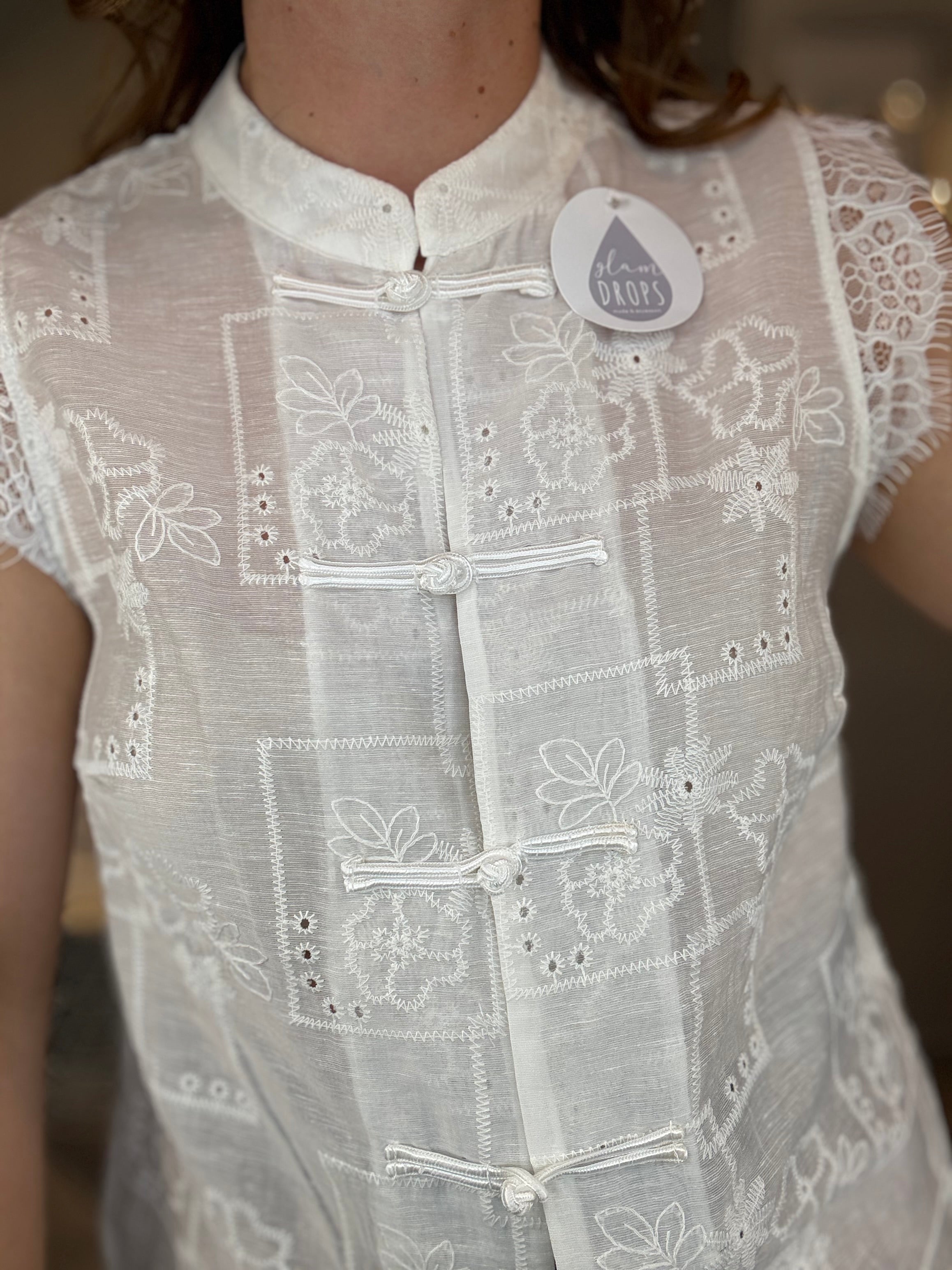 Blusa Oriental chic con alamari
