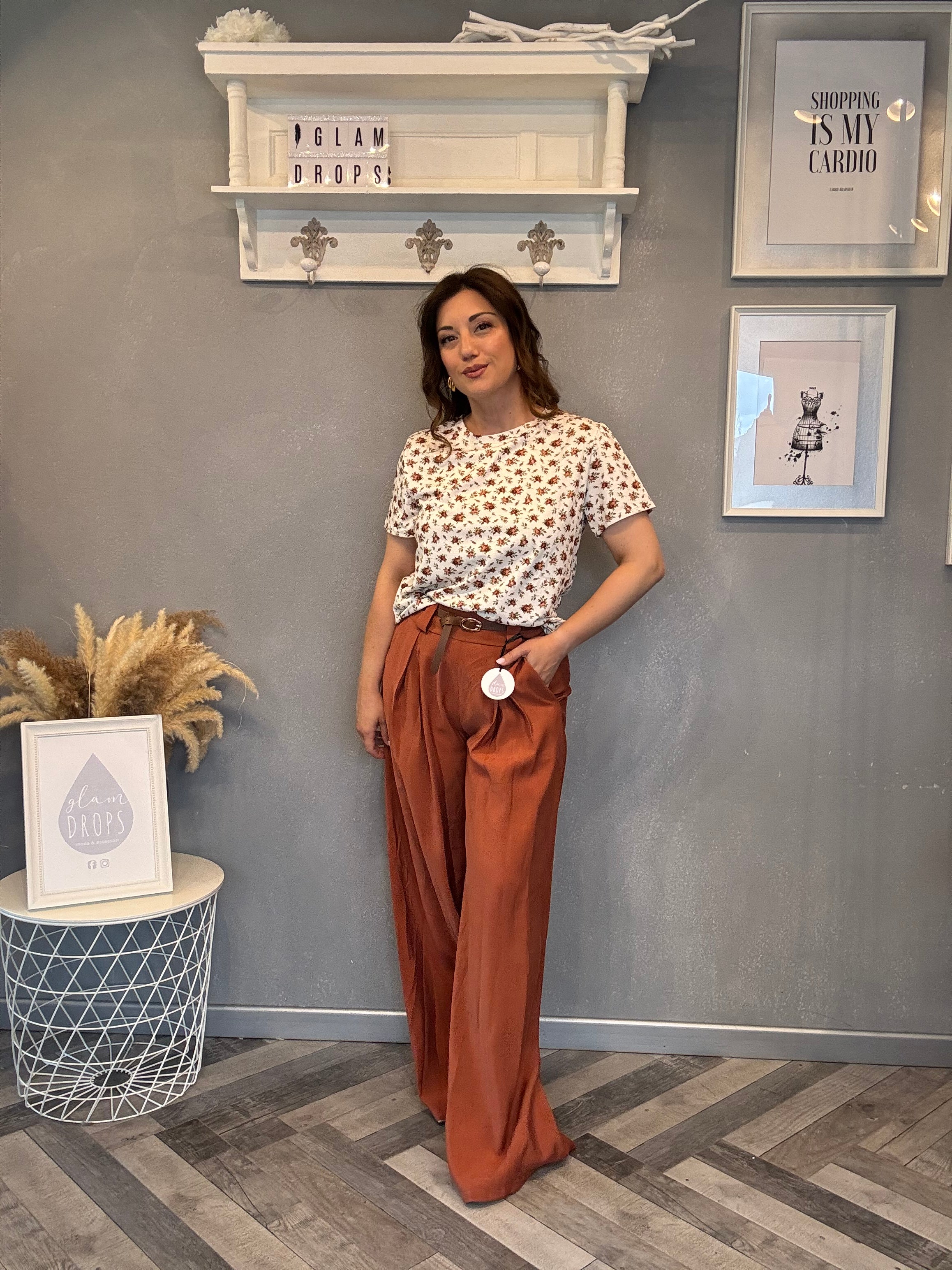 T-shirt fiori cuoio