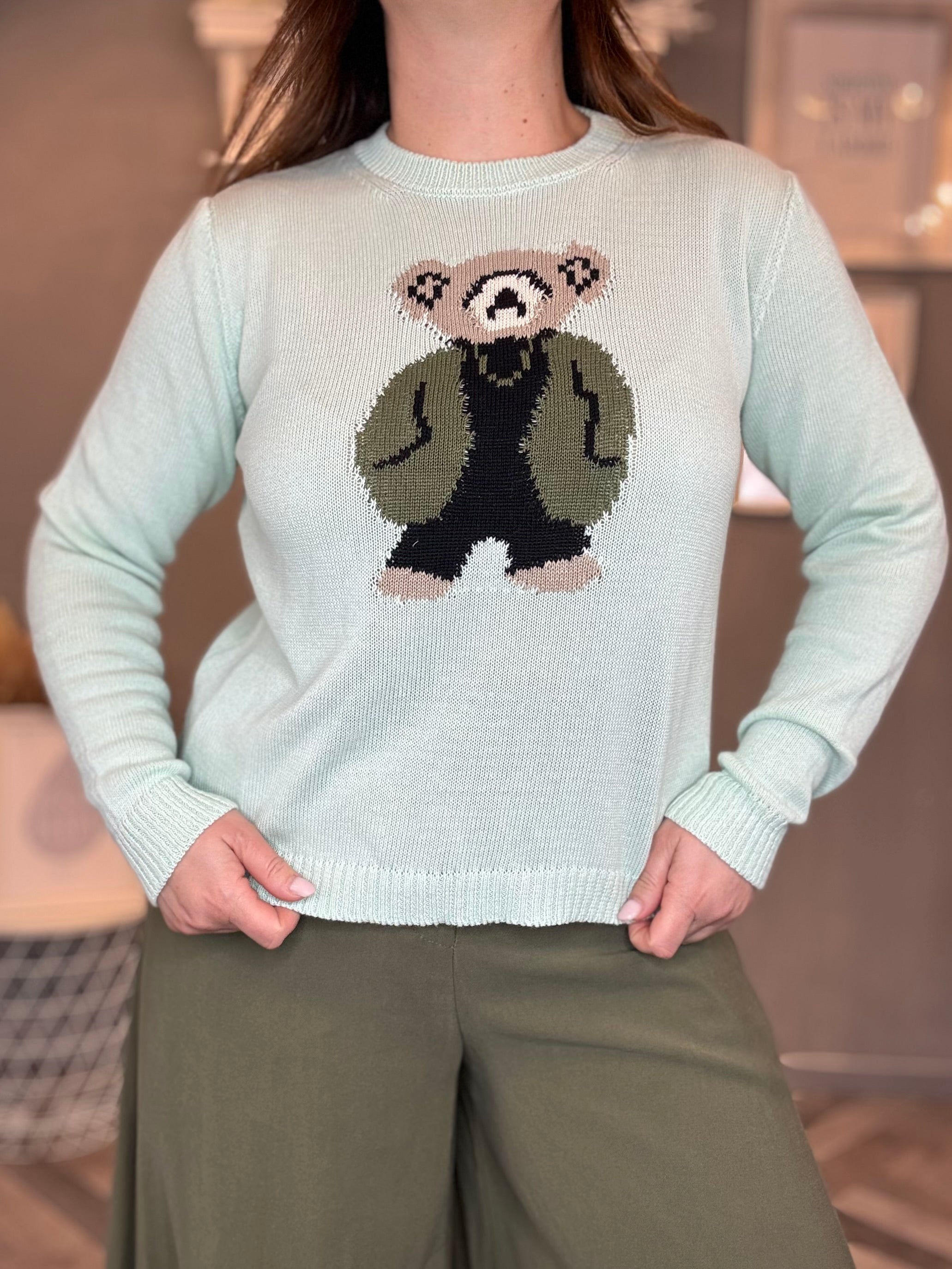 Maglioncino menta con orsetto militare