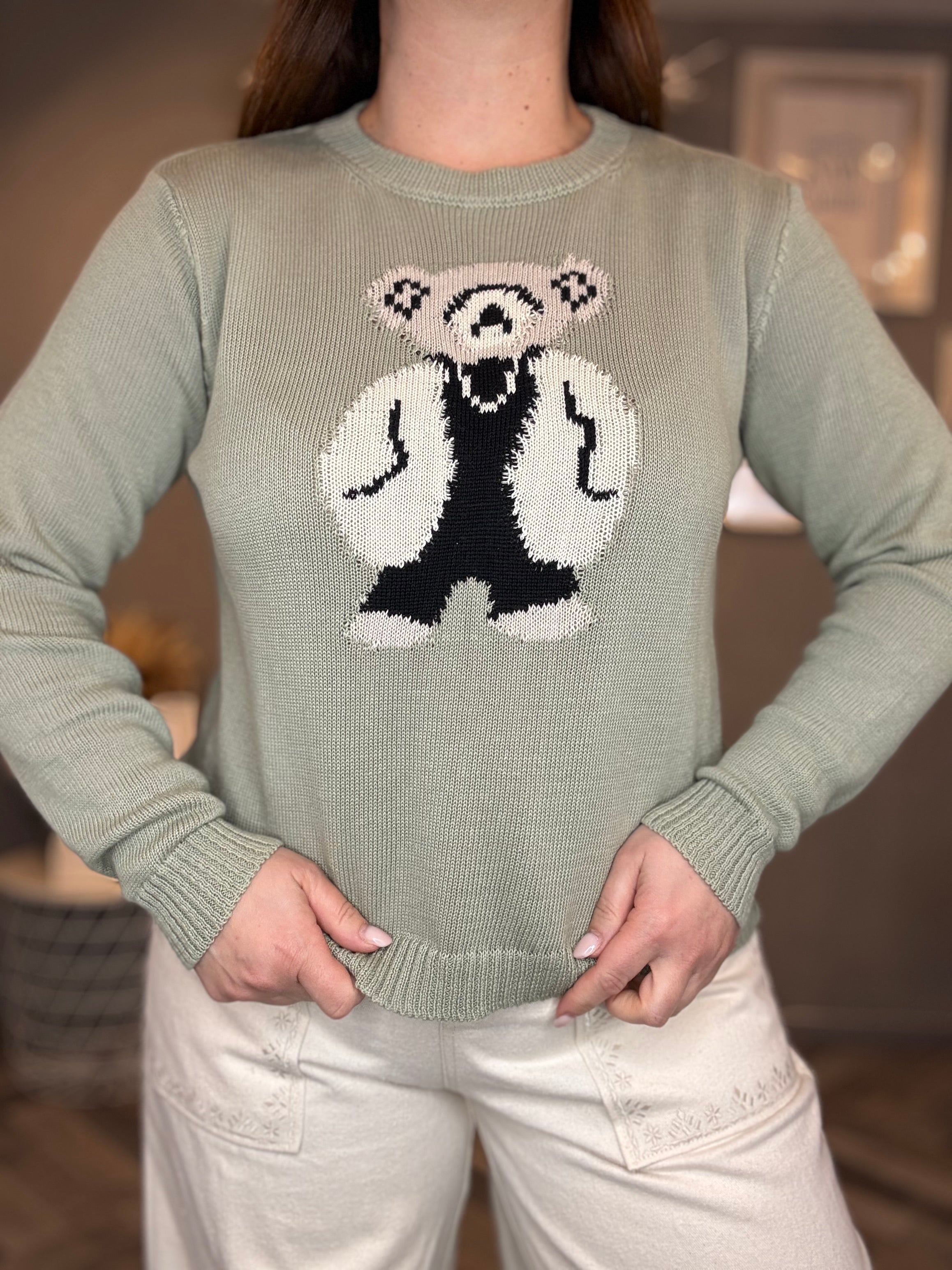 Maglioncino verde salvia con orsetto burro