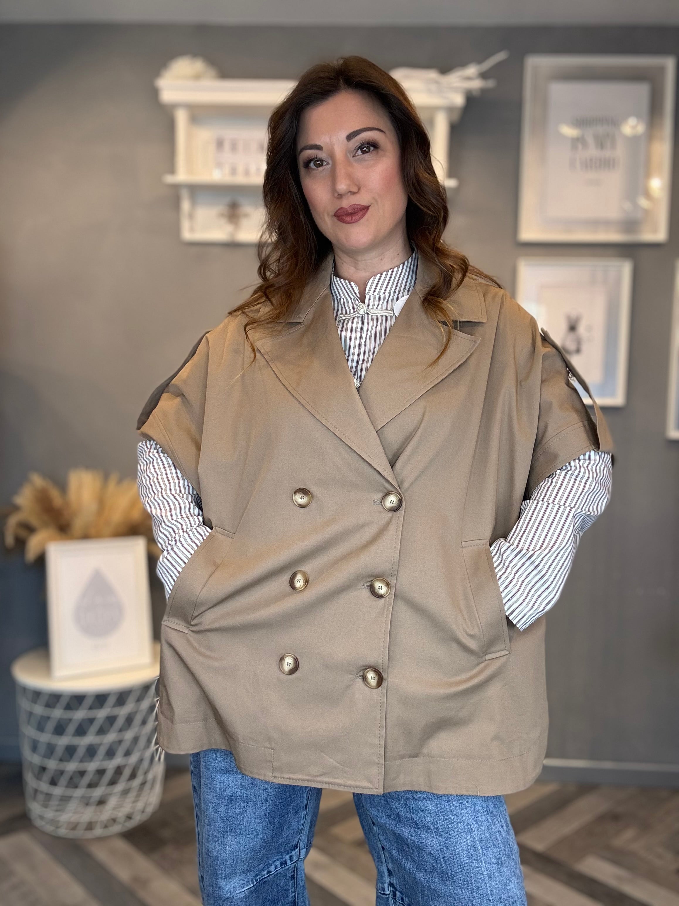 Trench smanicato gilet biscotto