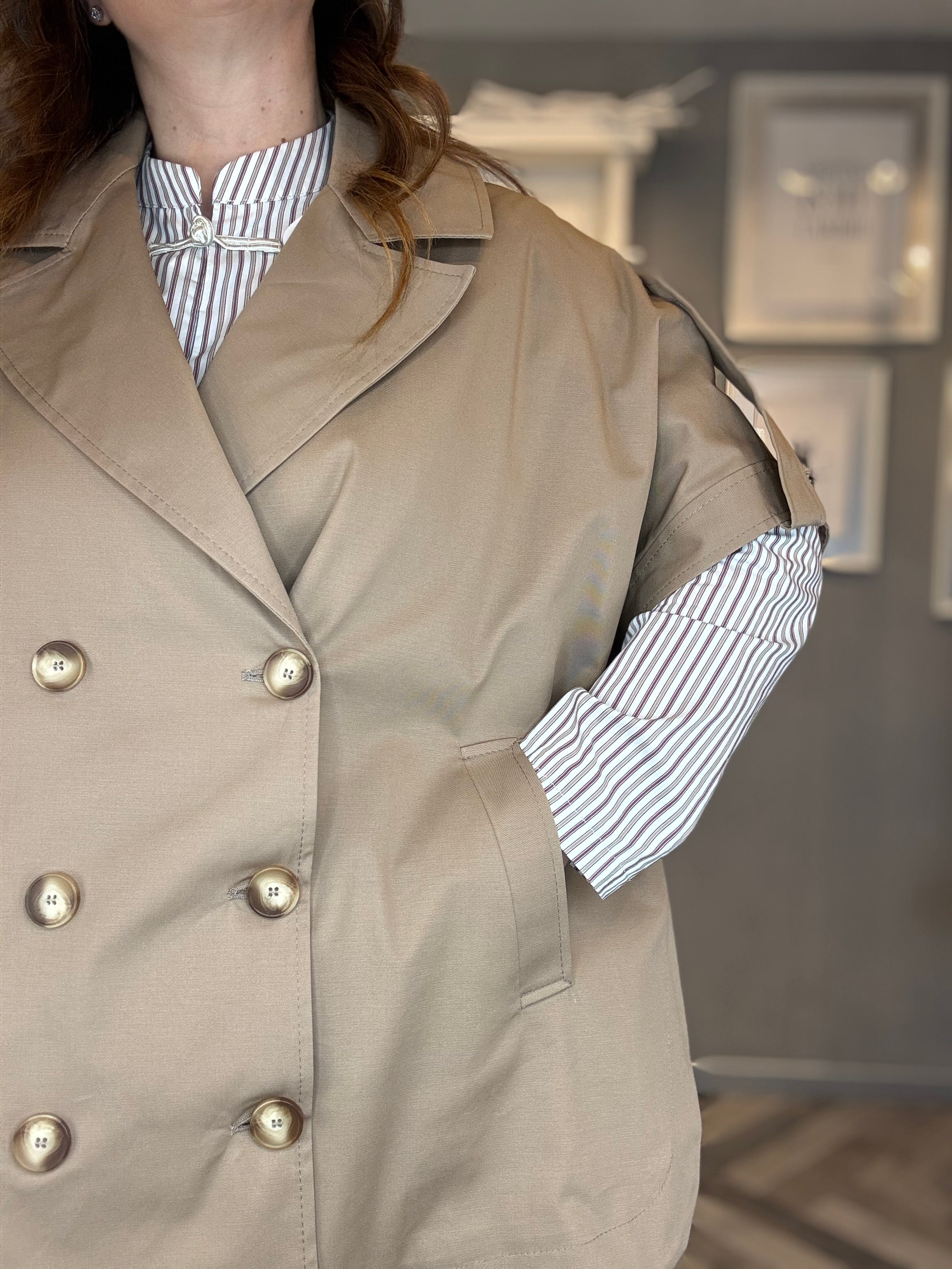 Trench smanicato gilet biscotto