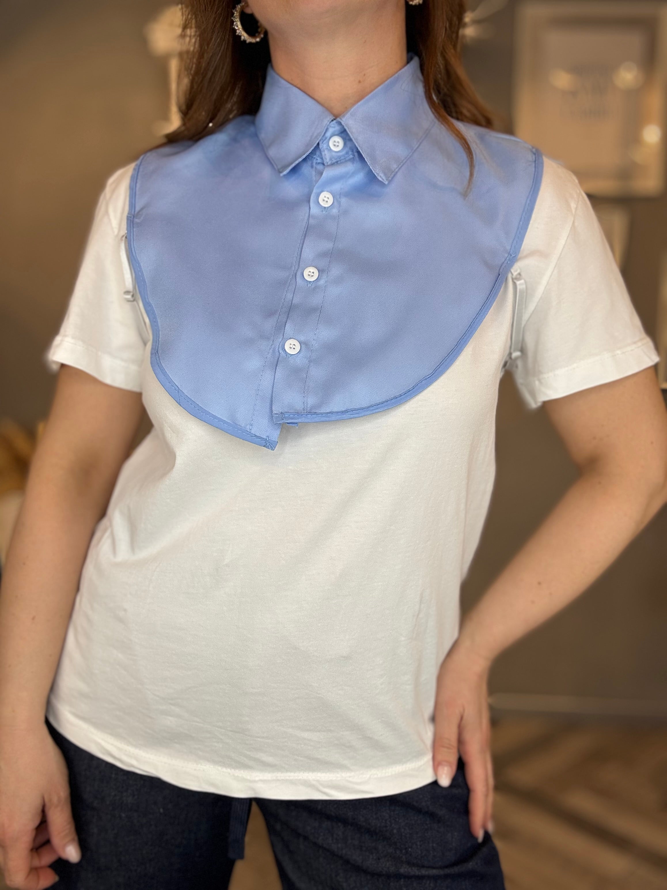 Finto colletto celeste