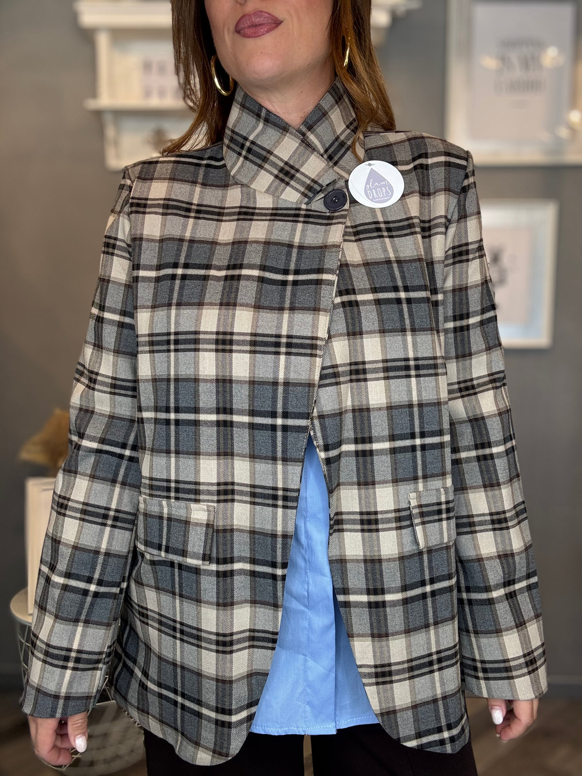 Blazer check grigio e panna collo incrociato