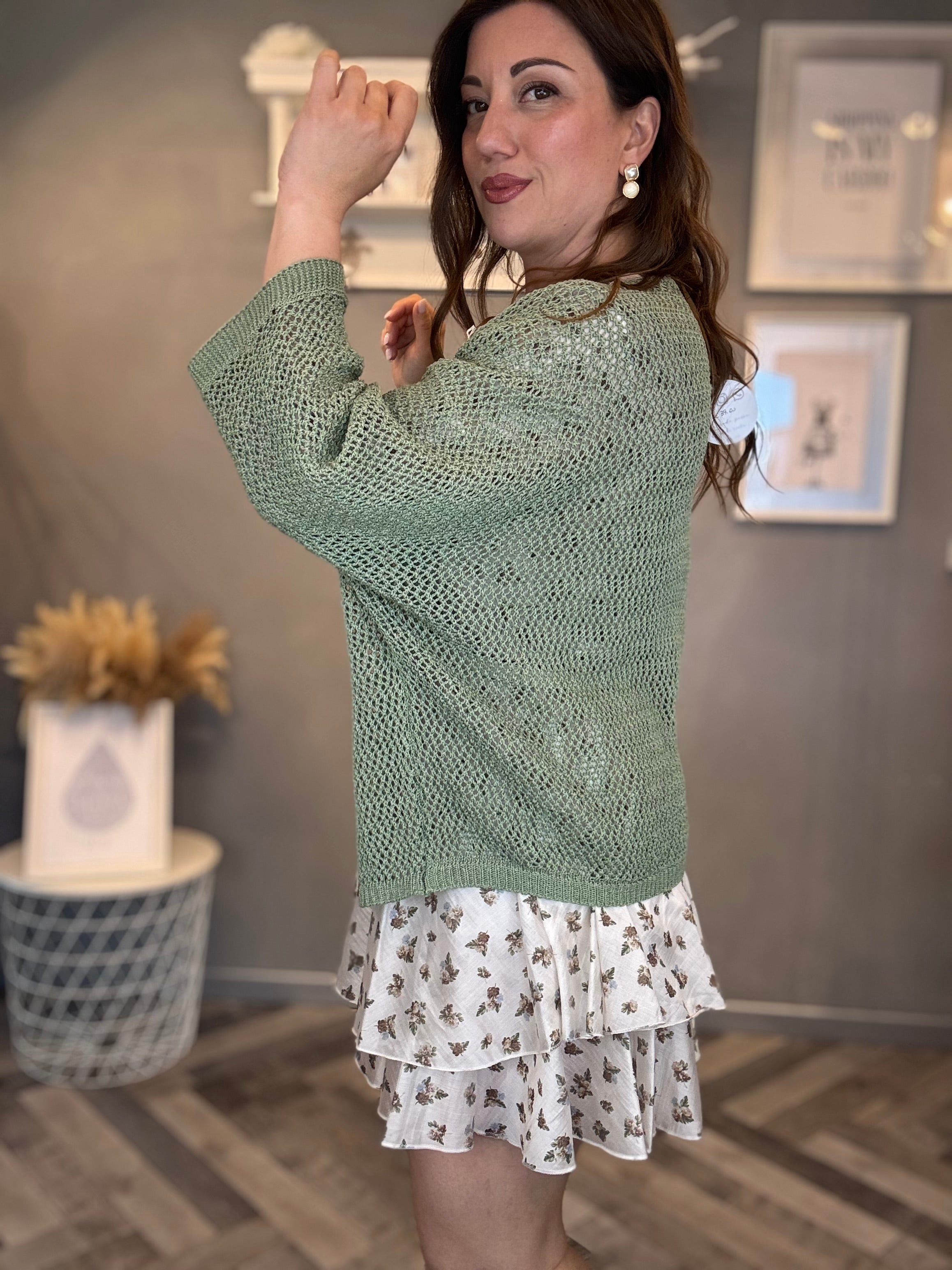 Cardigan traforato in cotone verde salvia