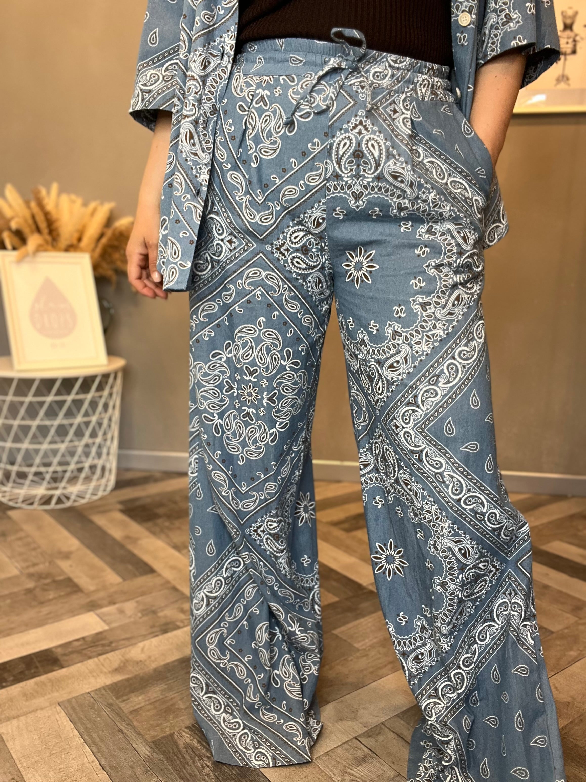 Lumina pantalone jeans paisley bandana