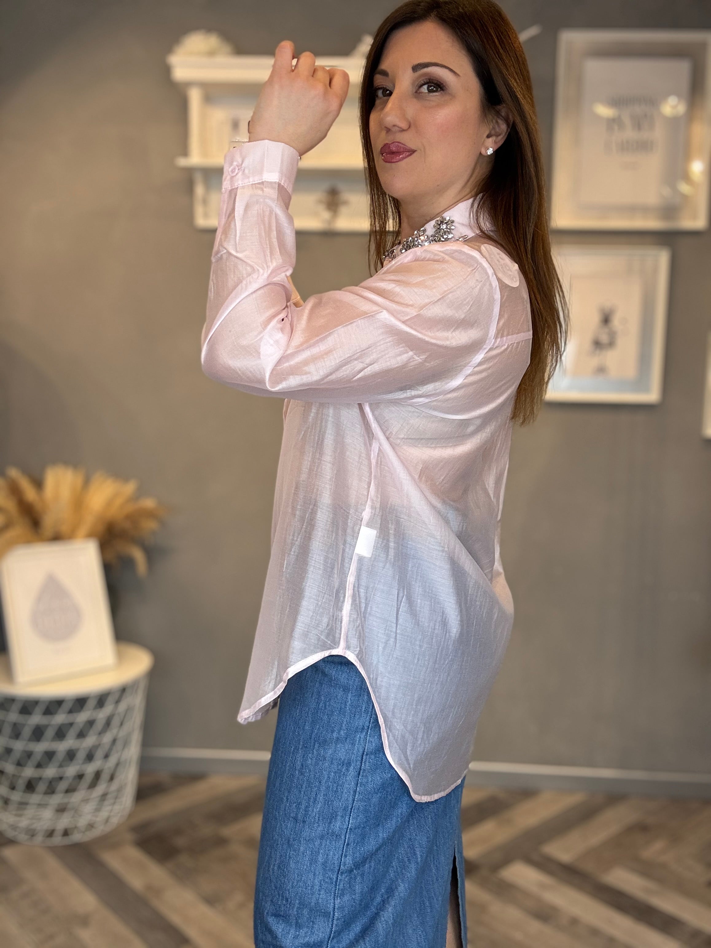 Camicia rosa pastello collo gioiello
