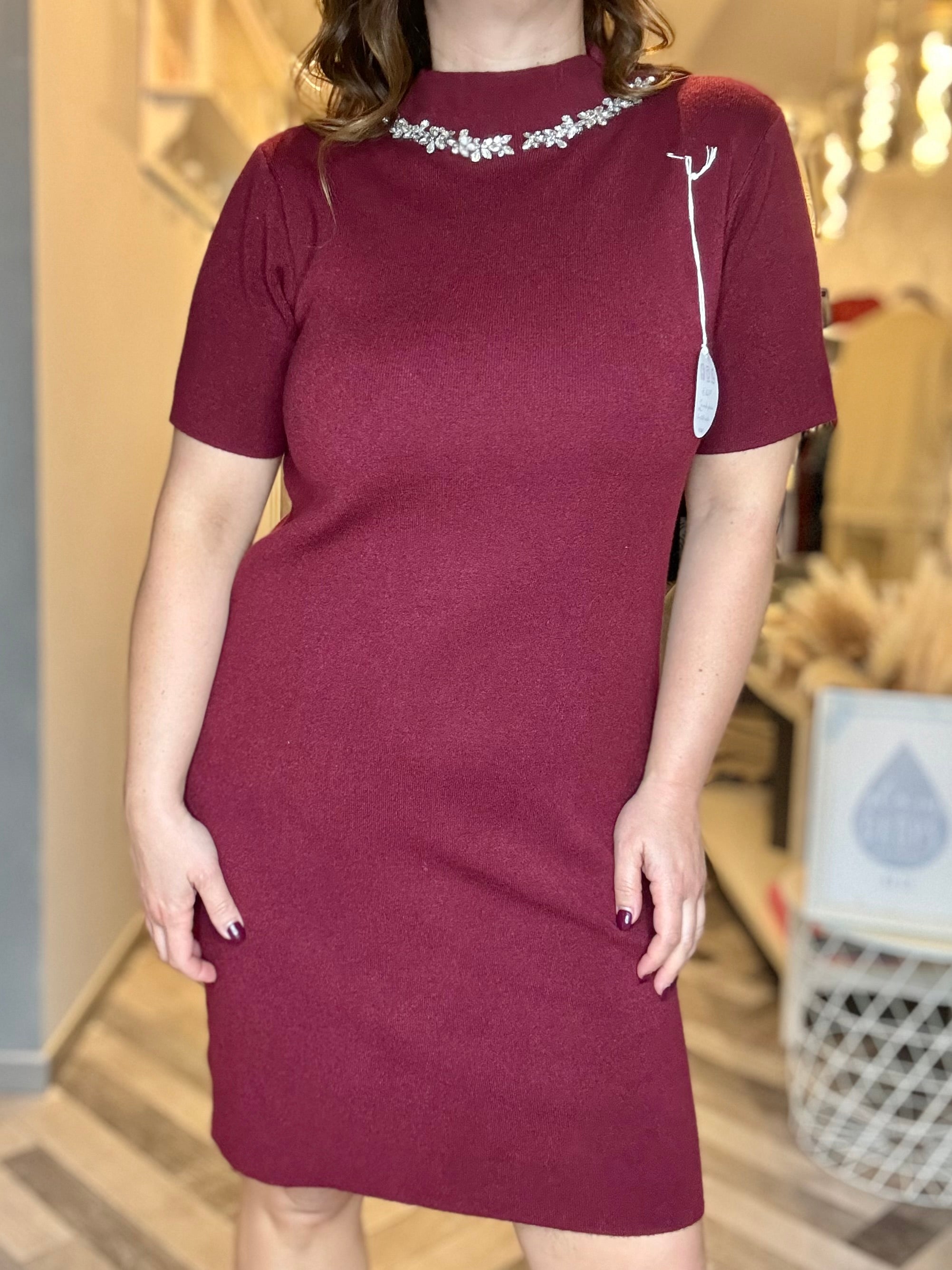 Abito punto Milano cabochon al collo