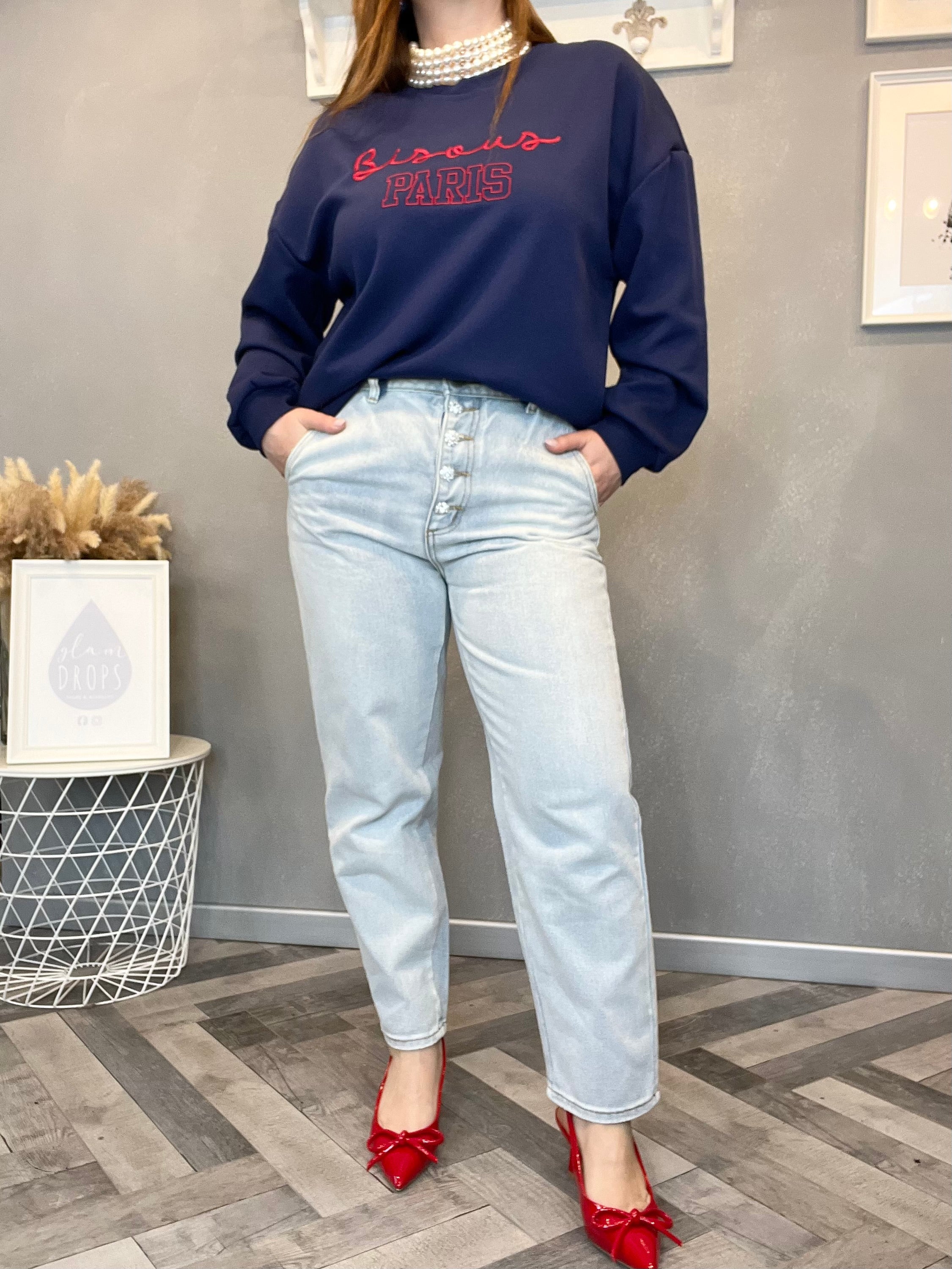 Jeans mom fit con bottoni gioiello lavaggio chiaro