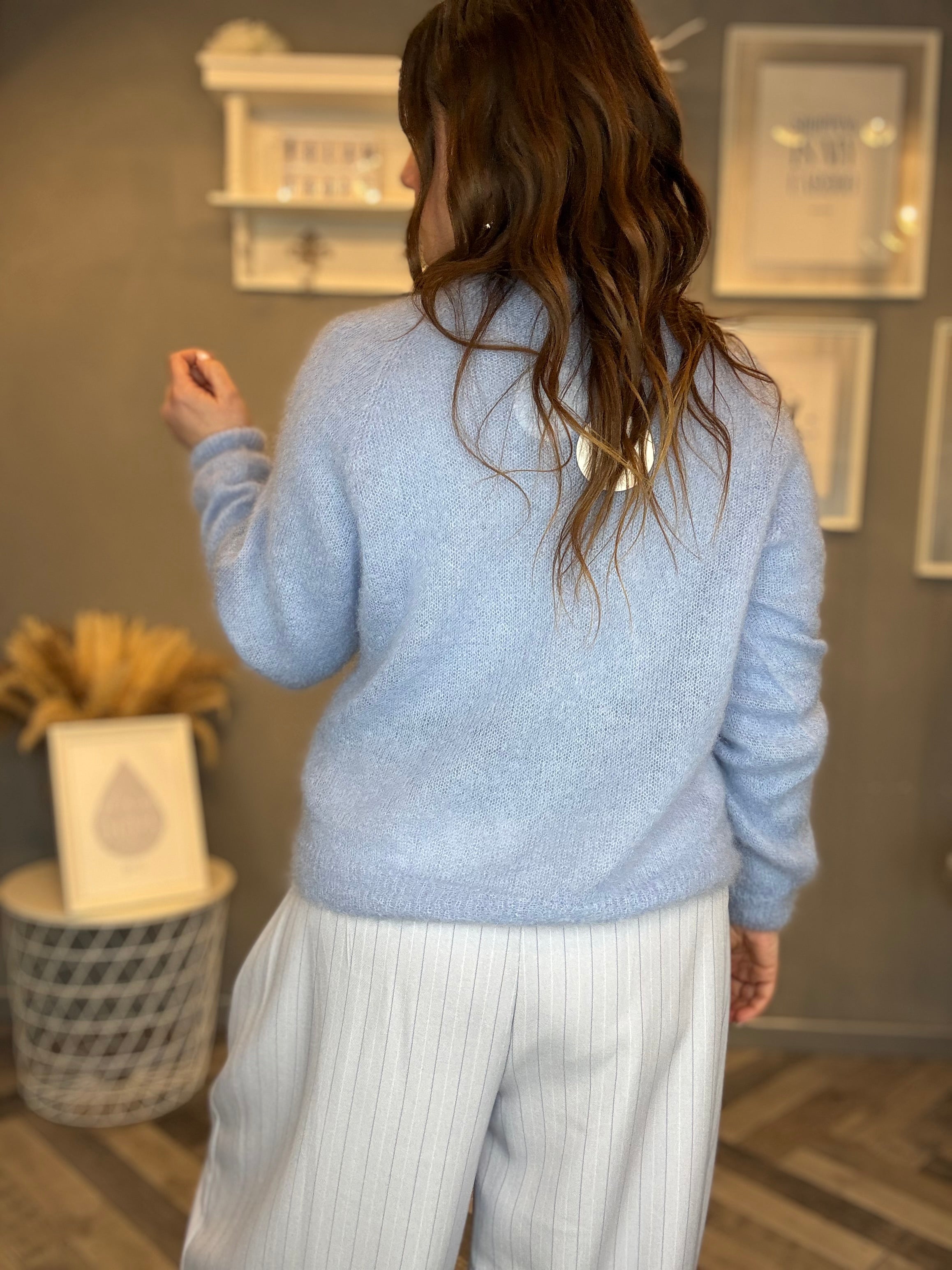 Cardigan in kid mohair celeste polvere