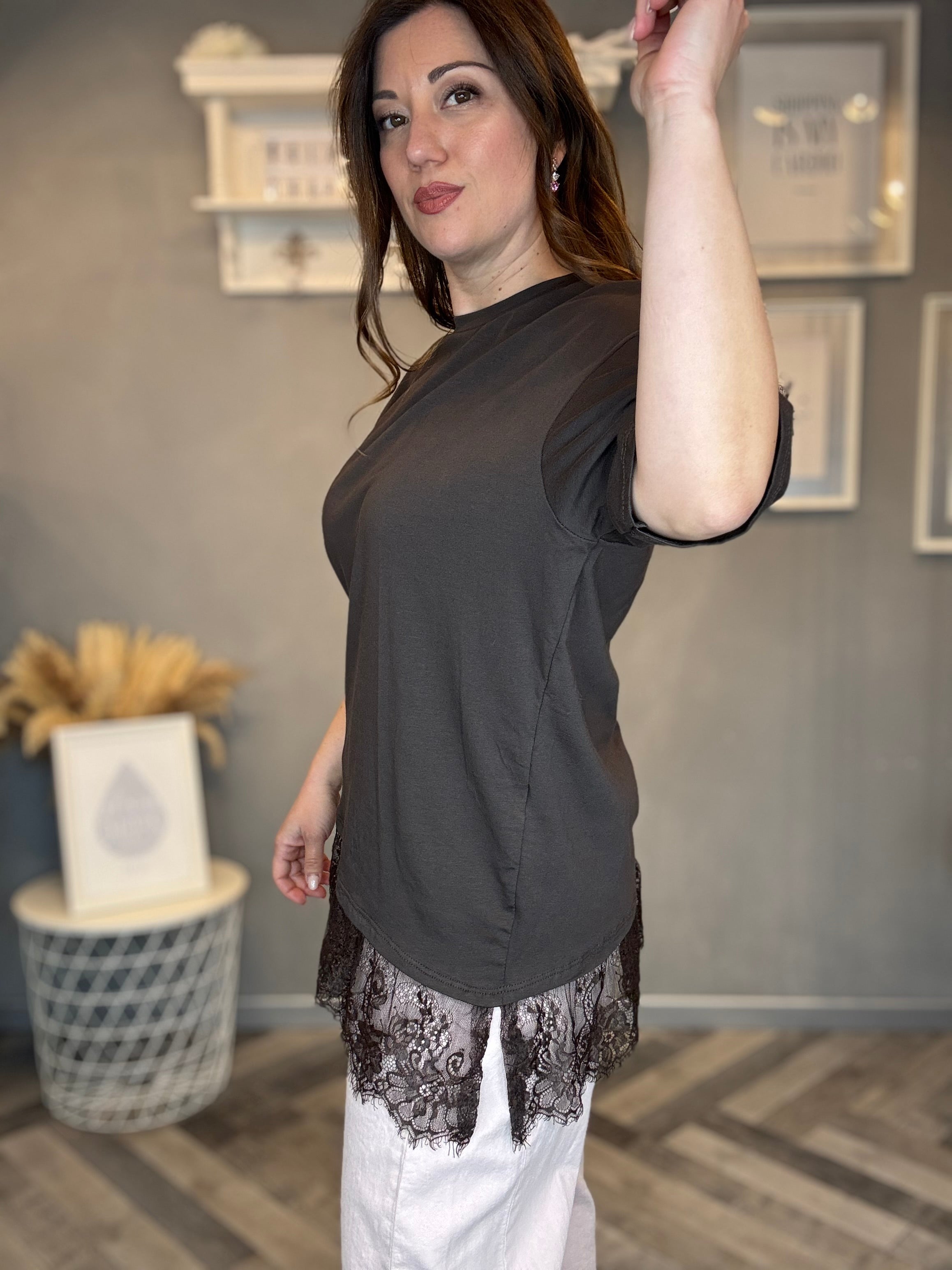 T-shirt moro over con pizzo