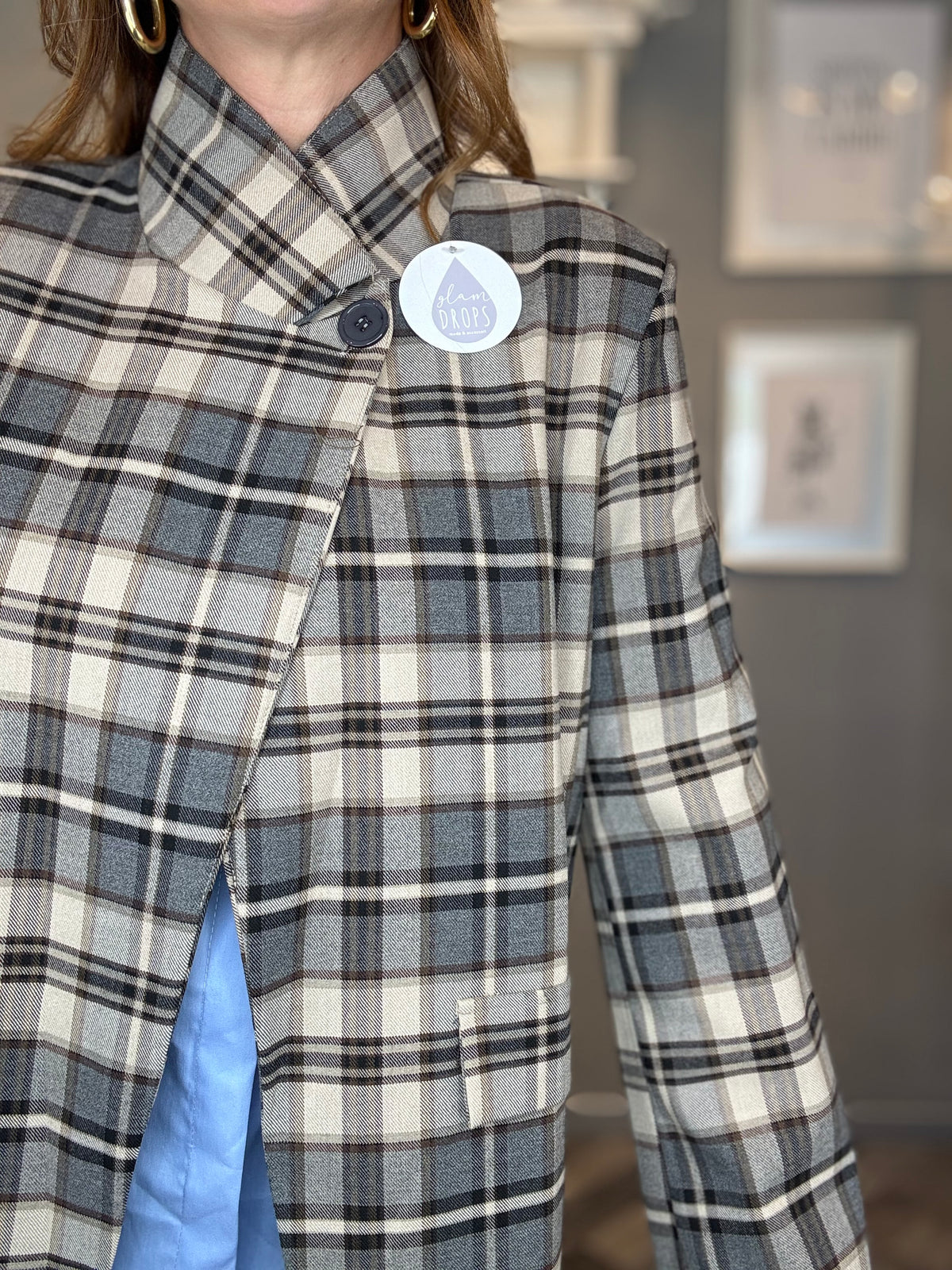Blazer check grigio e panna collo incrociato