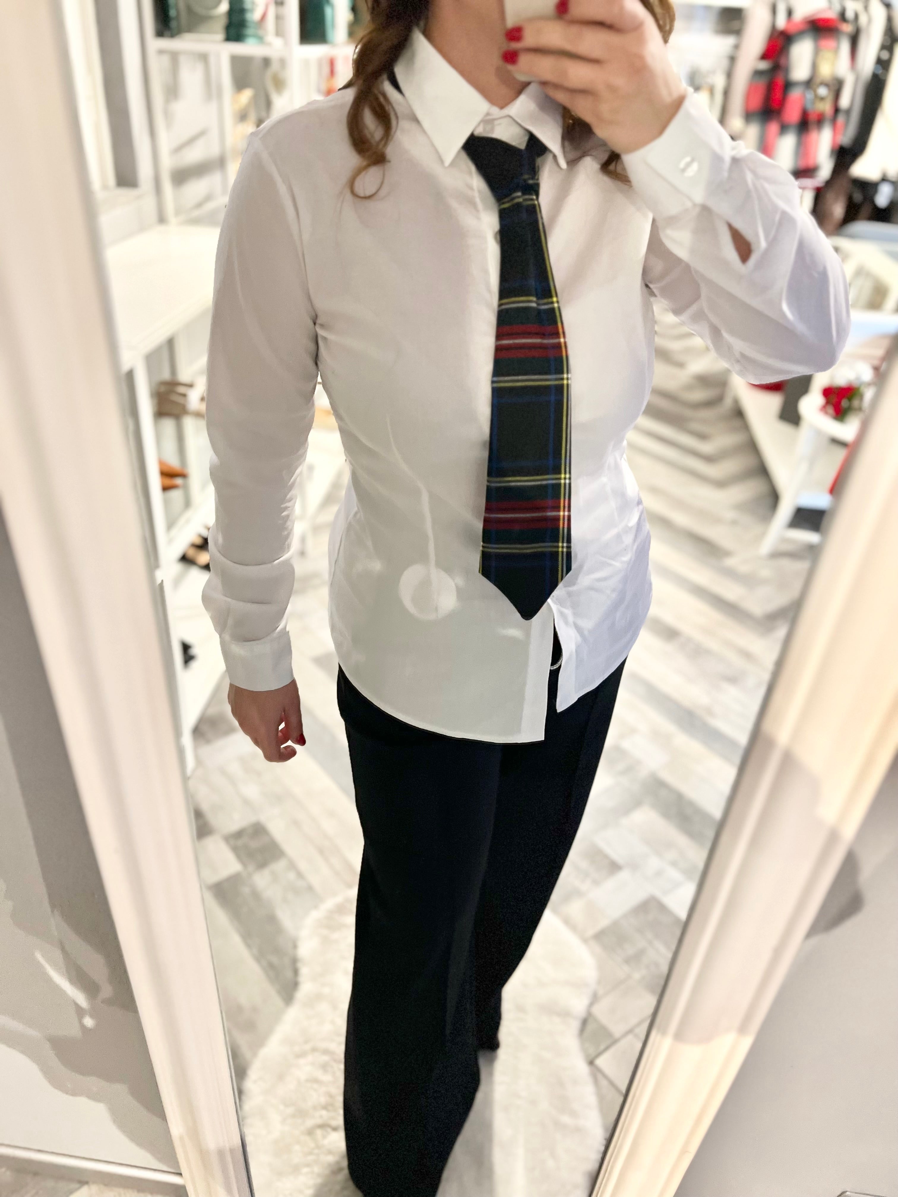 Camicia con cravatta tartan nera