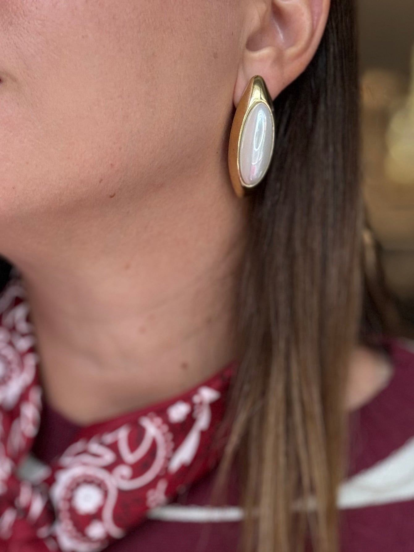 Orecchini ovali perla e oro