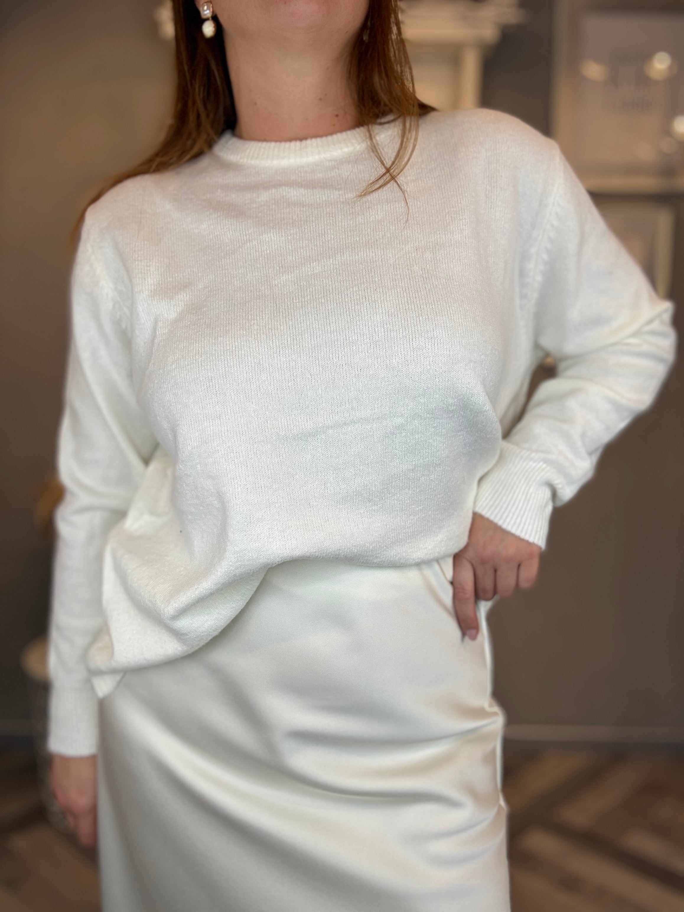 Gonna in satin con pizzo panna