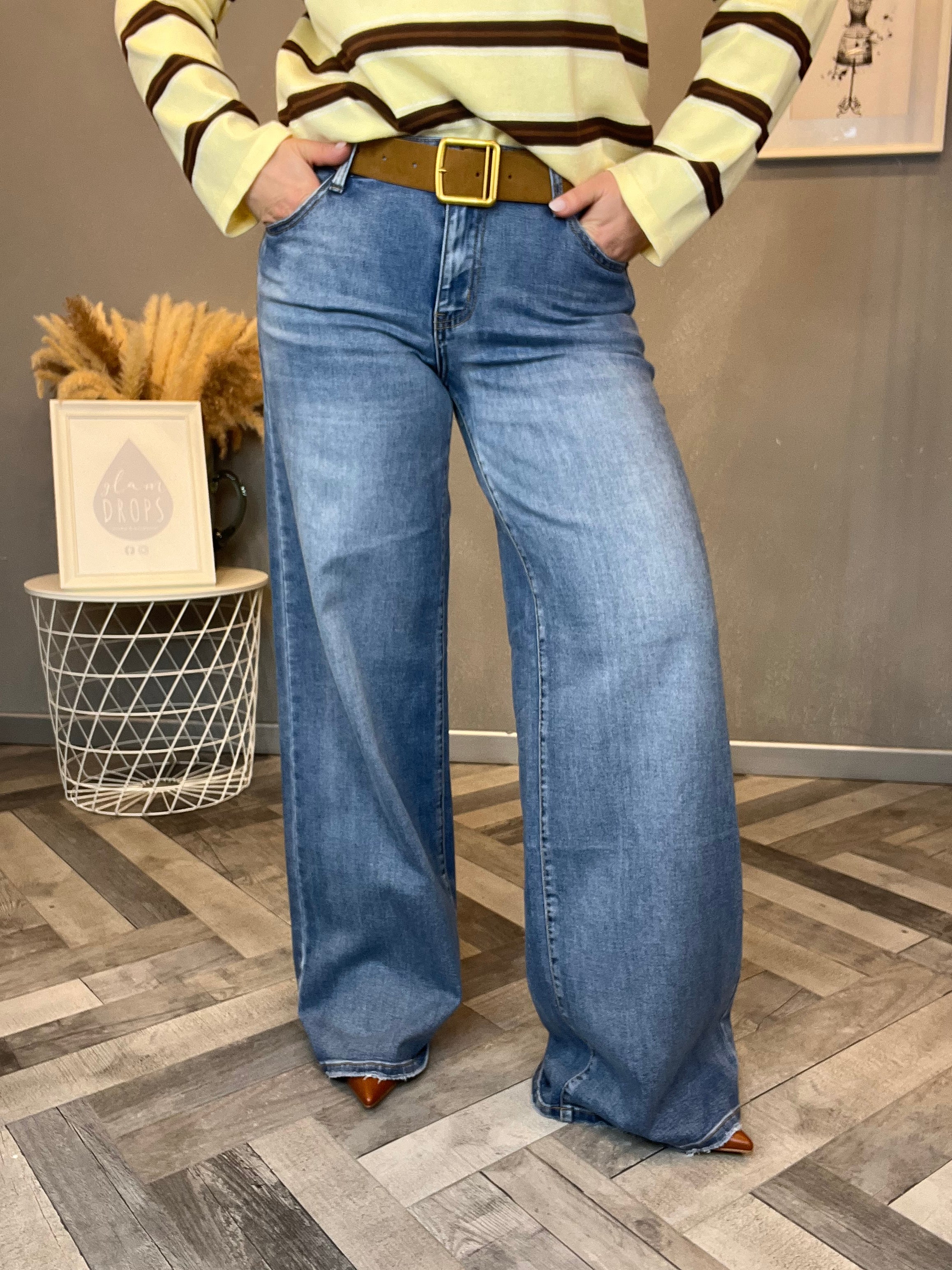 Jeans relax fit con cintura