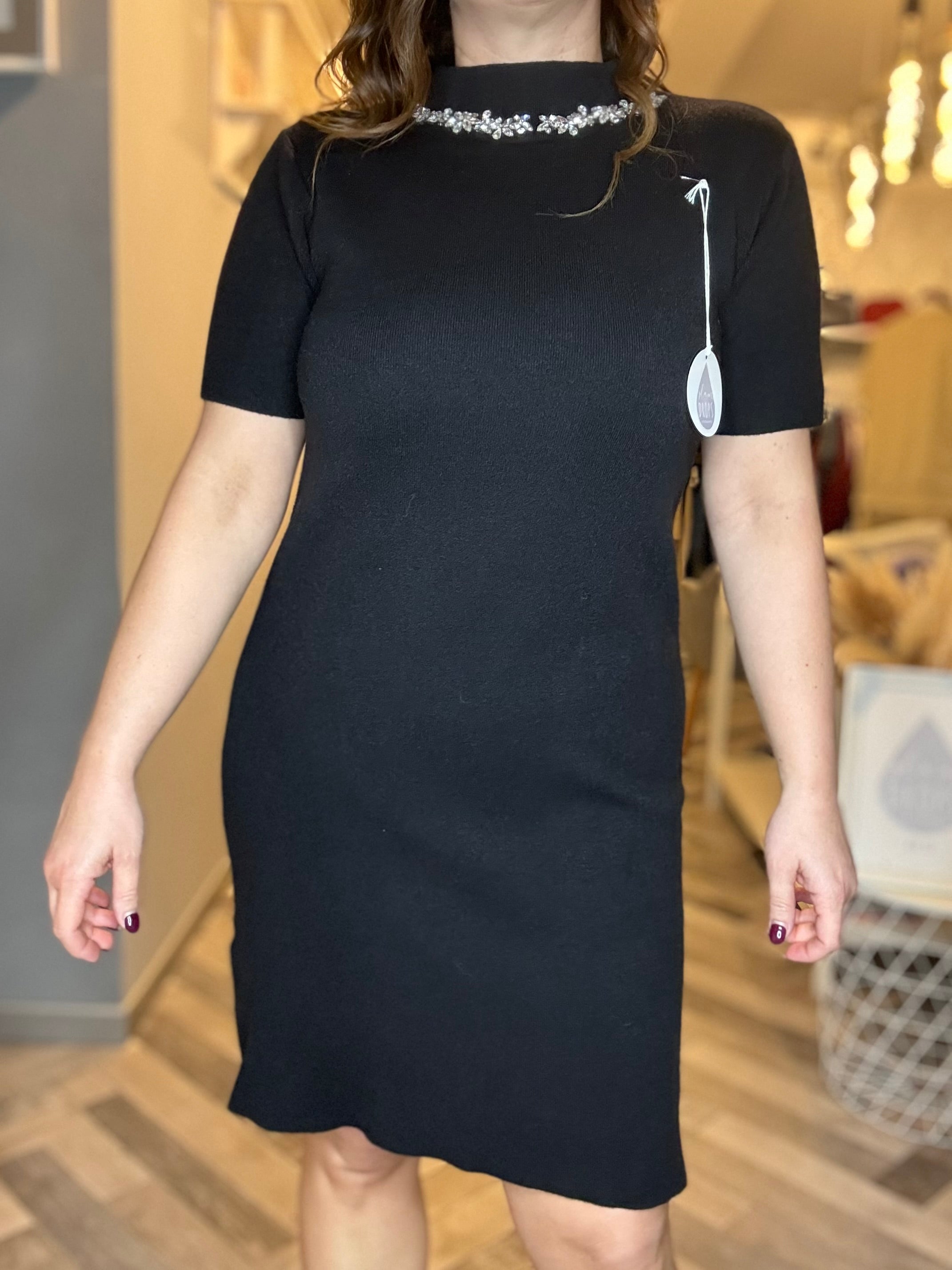 Abito punto Milano cabochon al collo