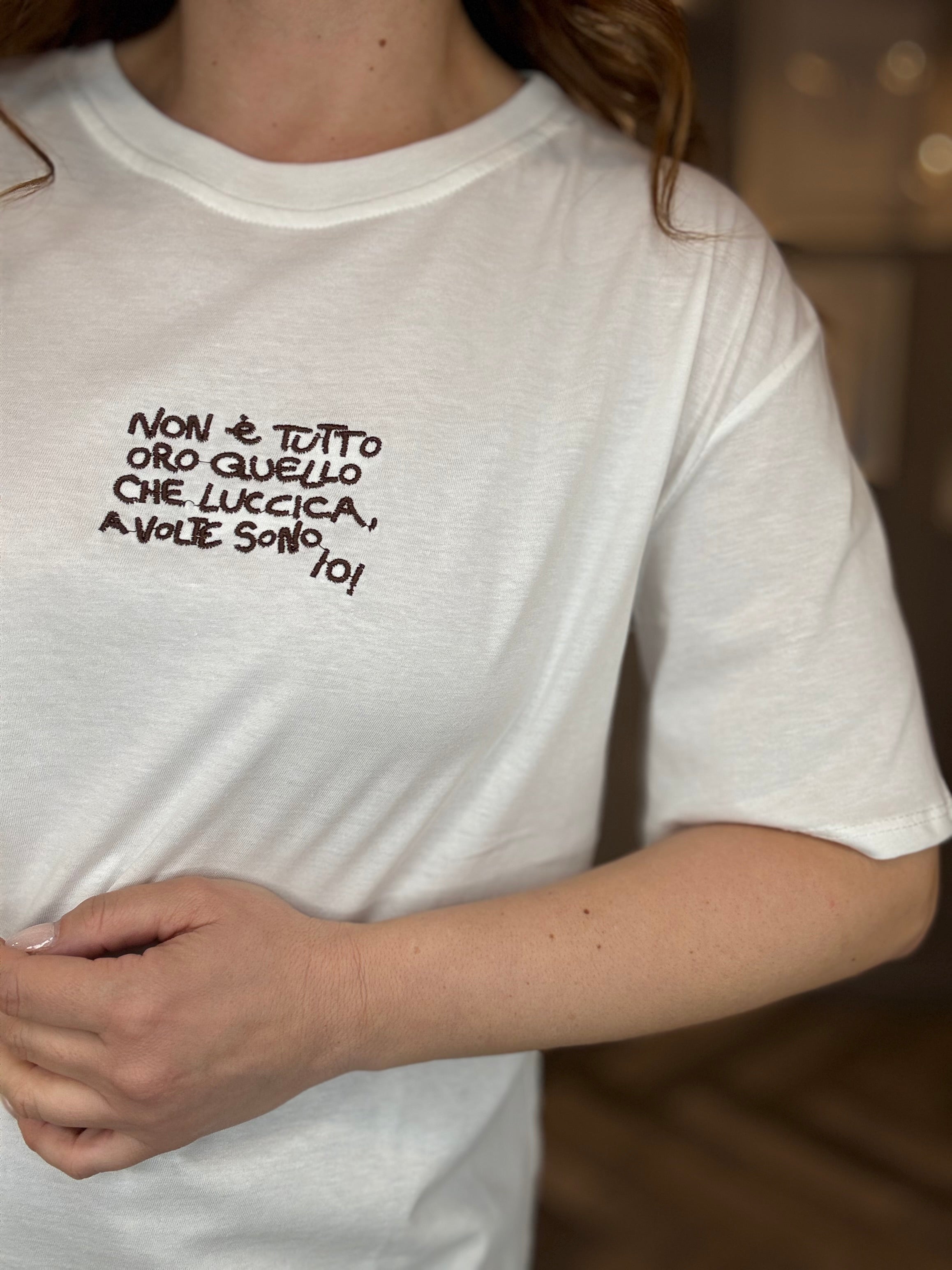 T-shirt Non è tutto oro color cioccolato