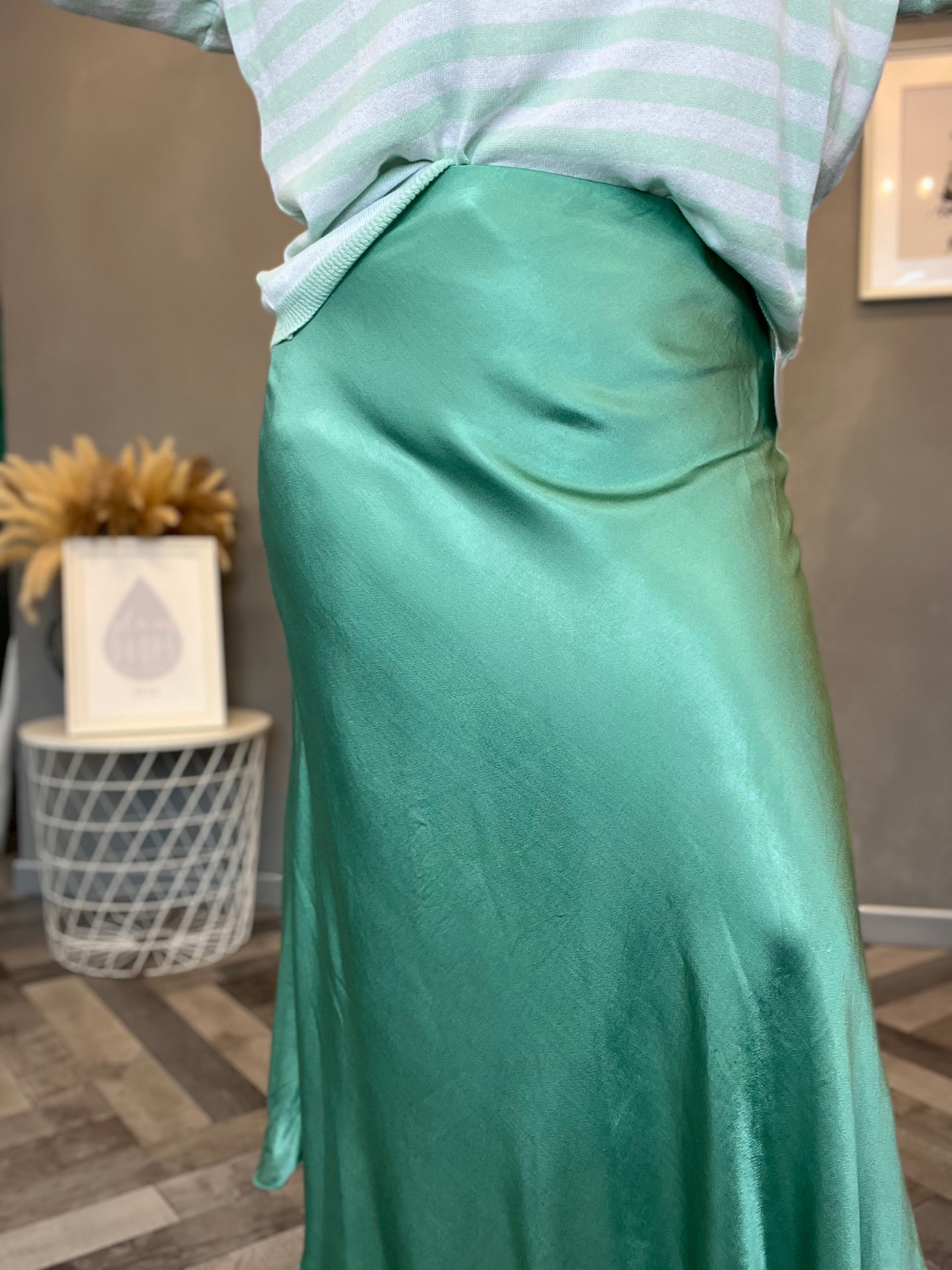 Gonna in raso di viscosa Lucy