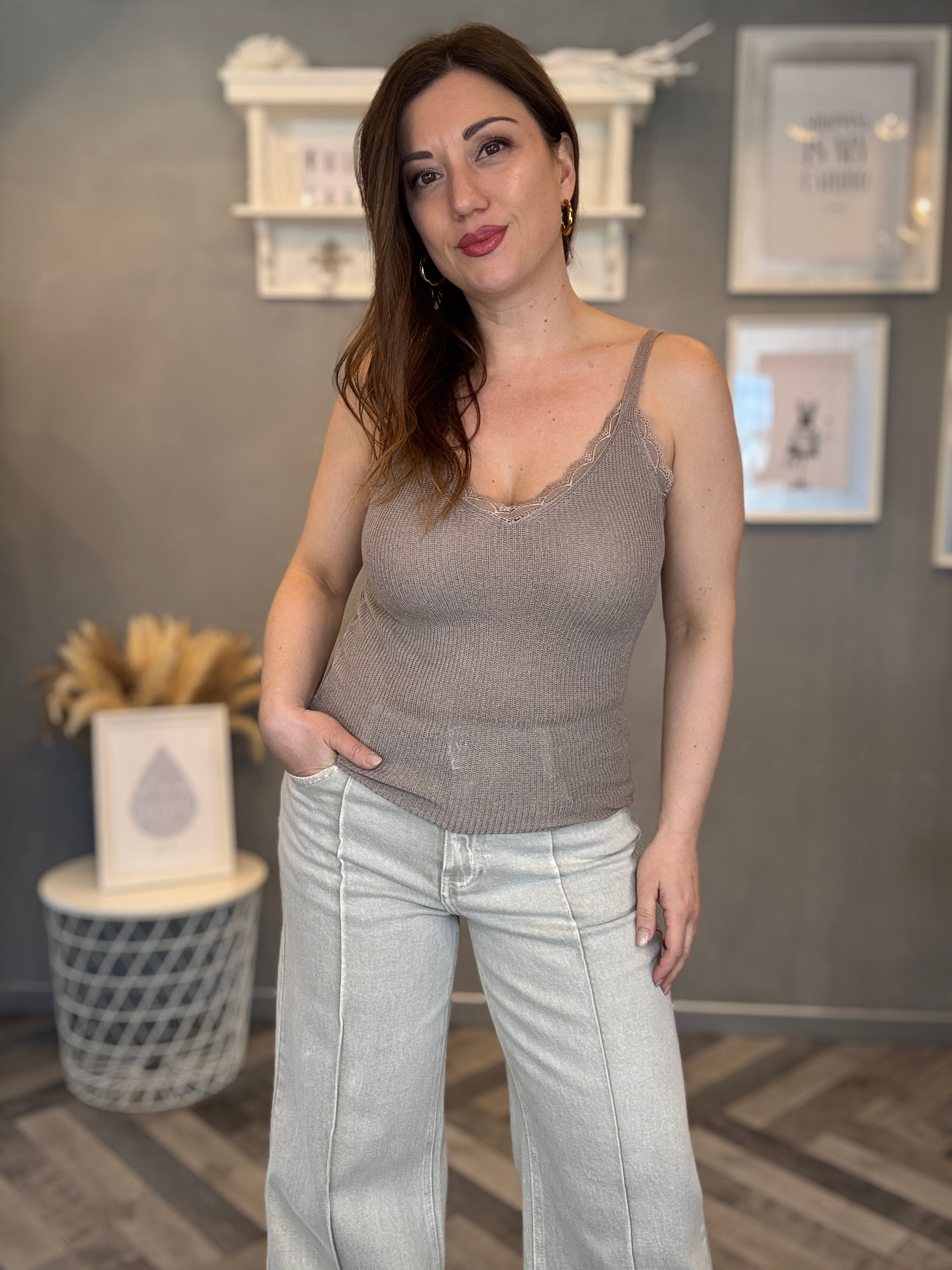 Top in Maglia con pizzo tortora