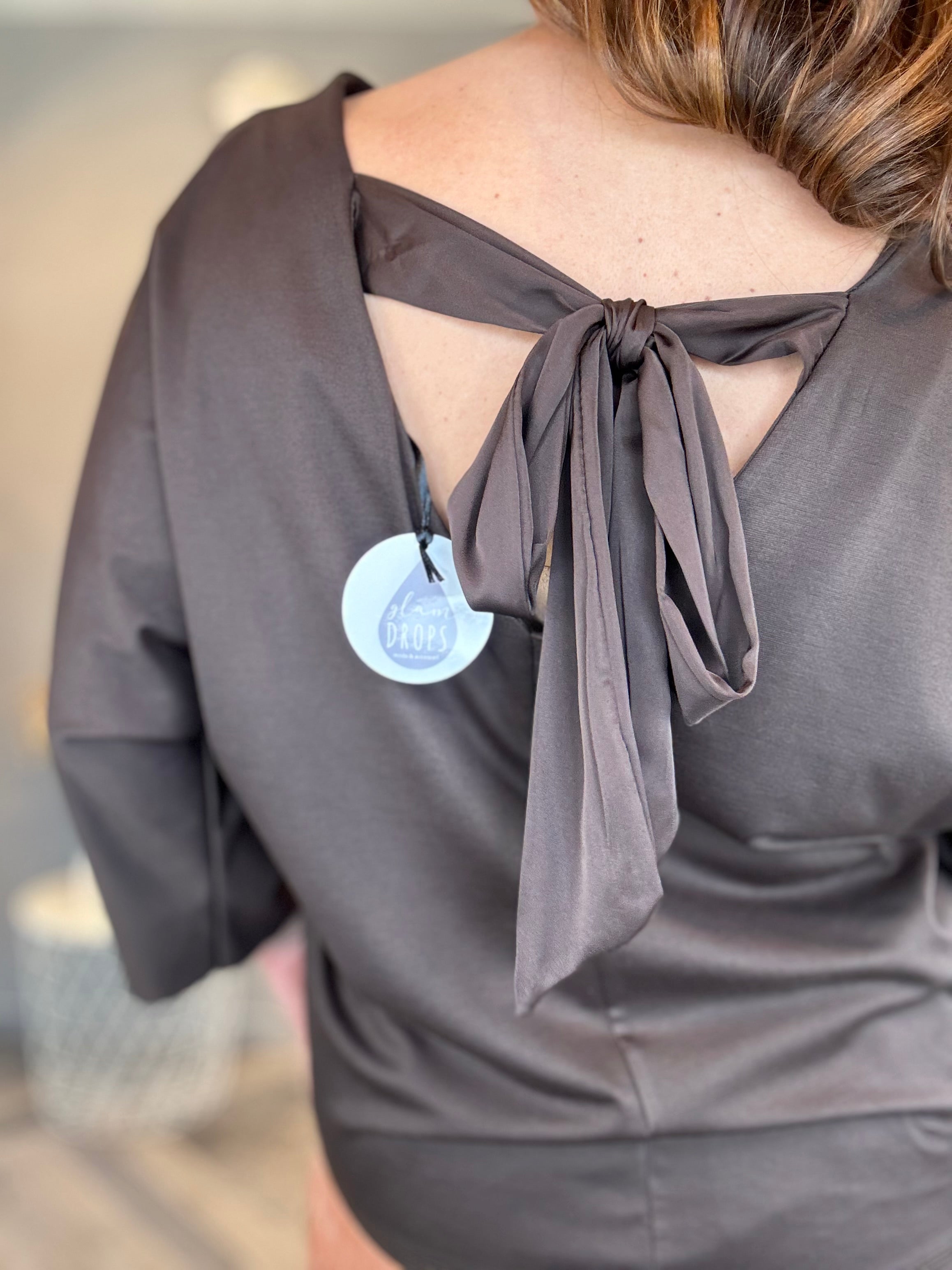 Maglia con fiocco sul retro moro