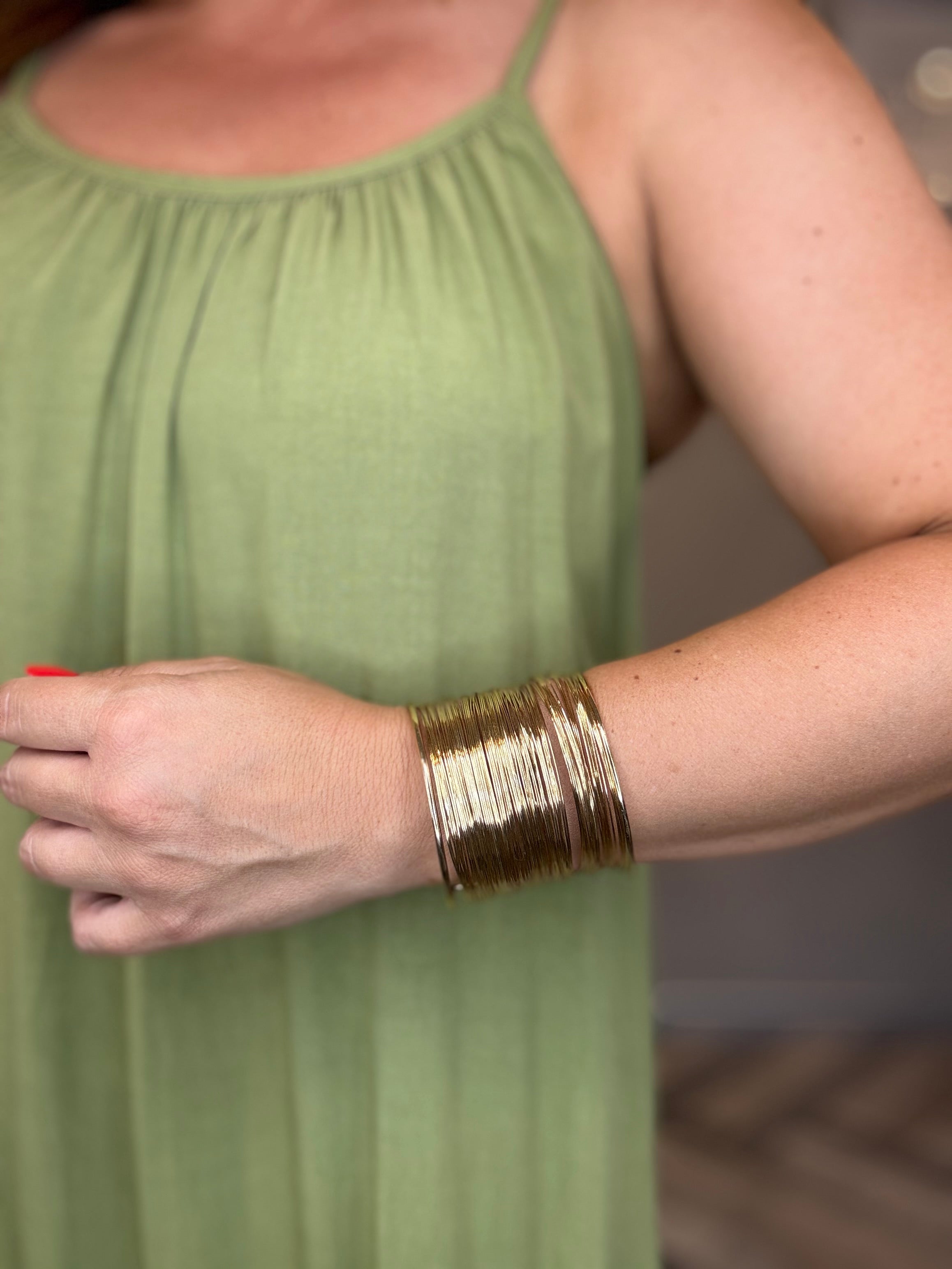 Bracciale singolo rigido dorato modello cuff Aurora