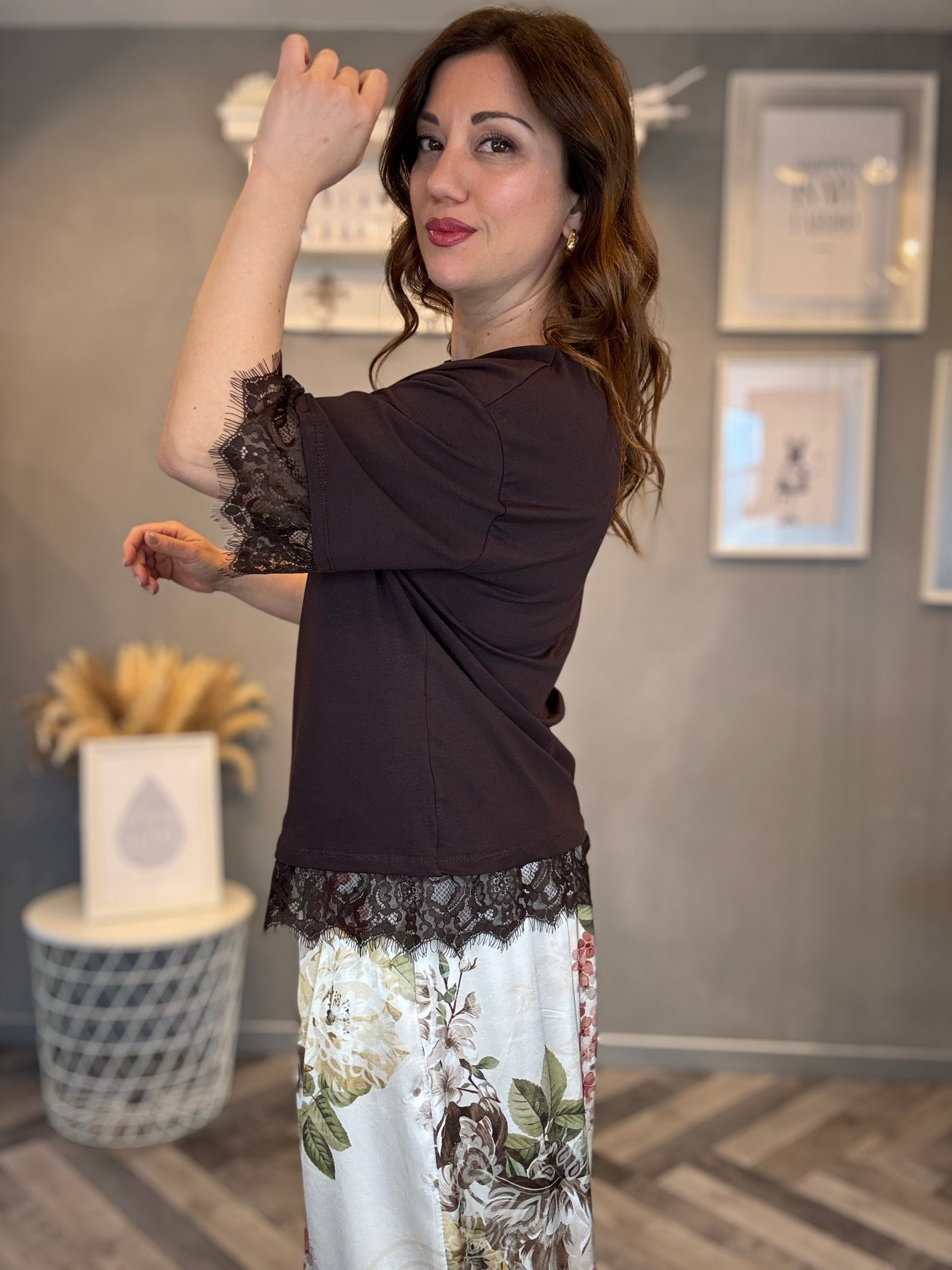 T-shirt cioccolato pizzo all over