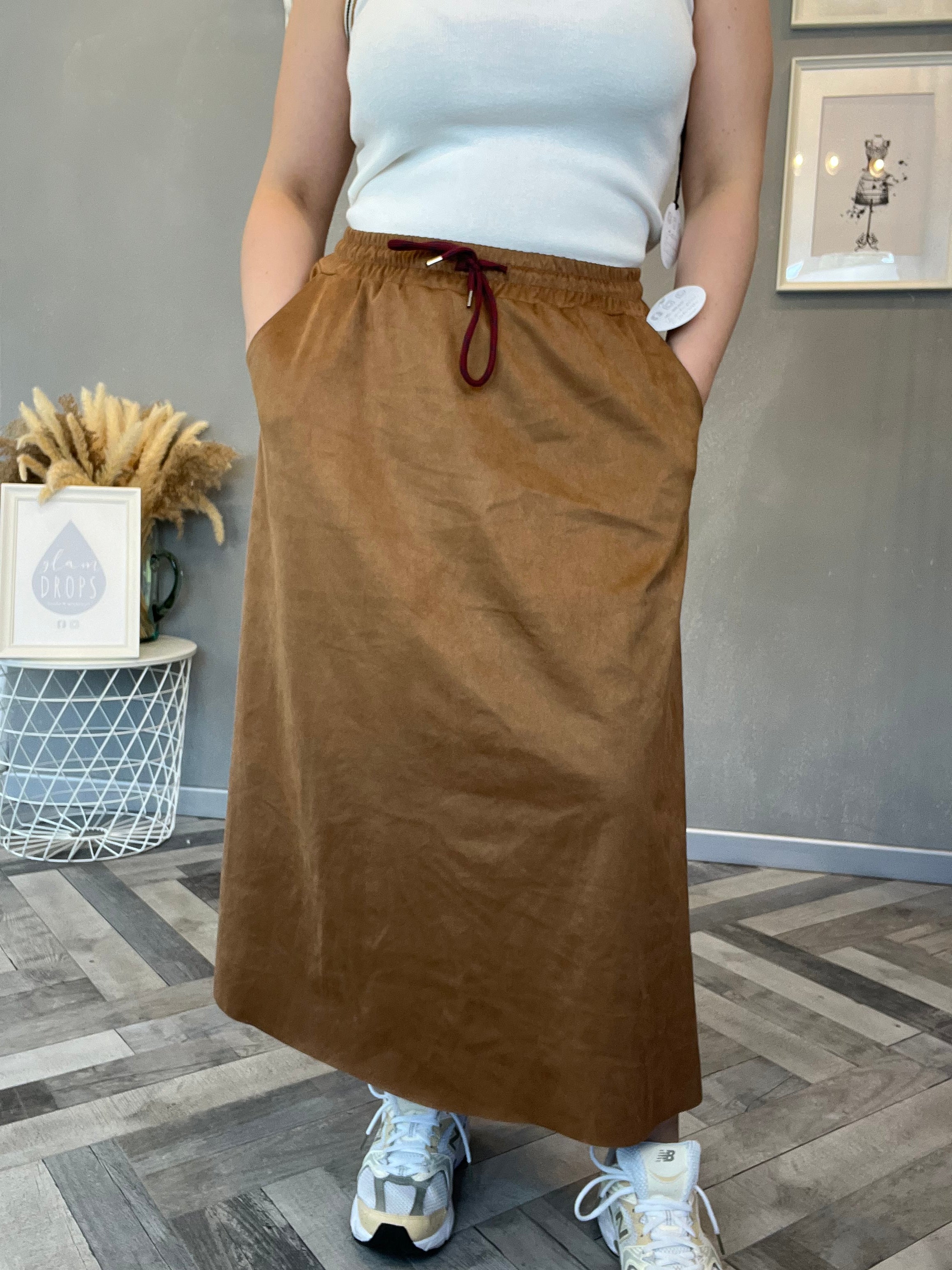 Gonna lunga in eco suede effetto scamosciato