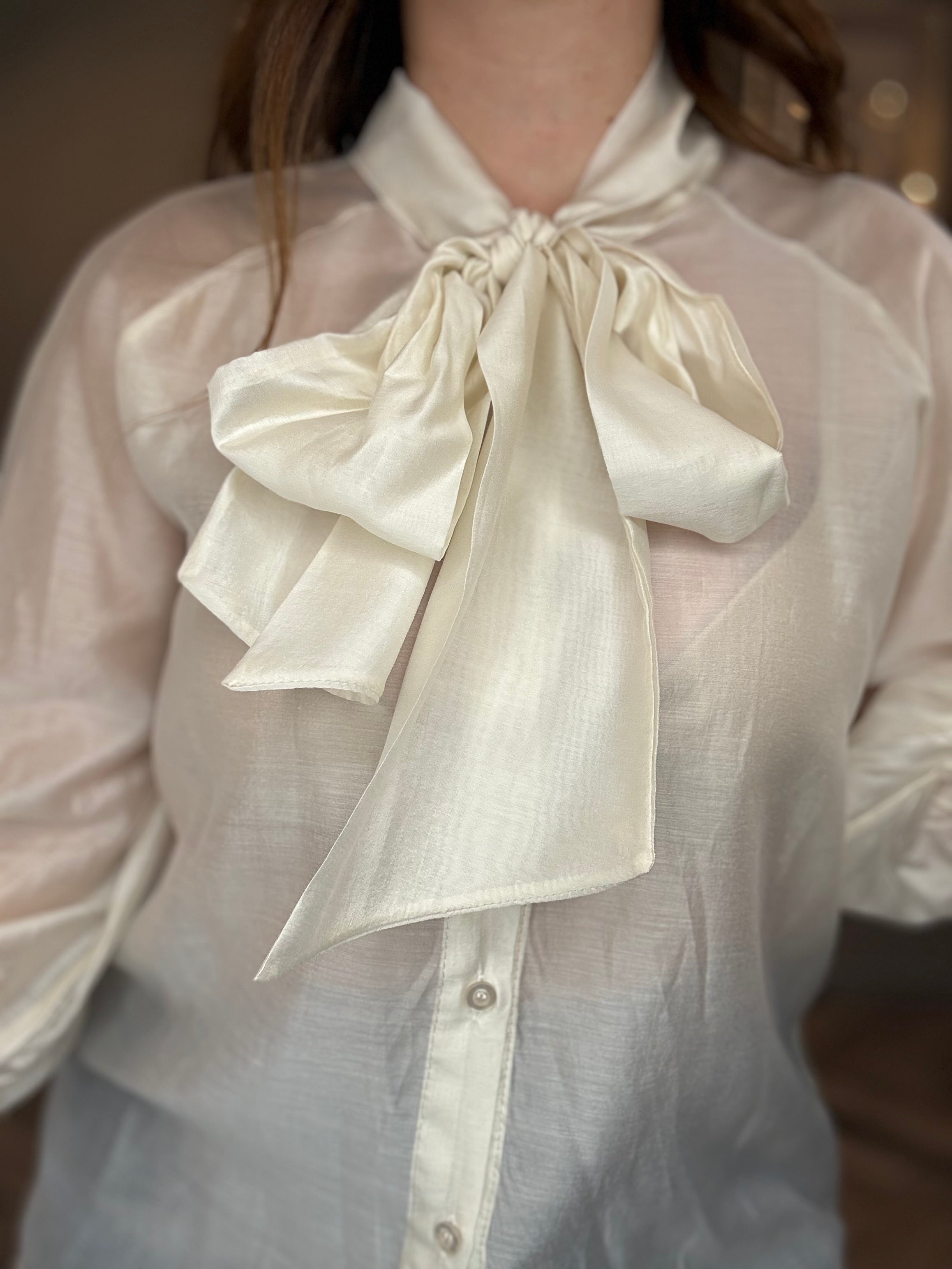 Camicia in tencel con fiocco