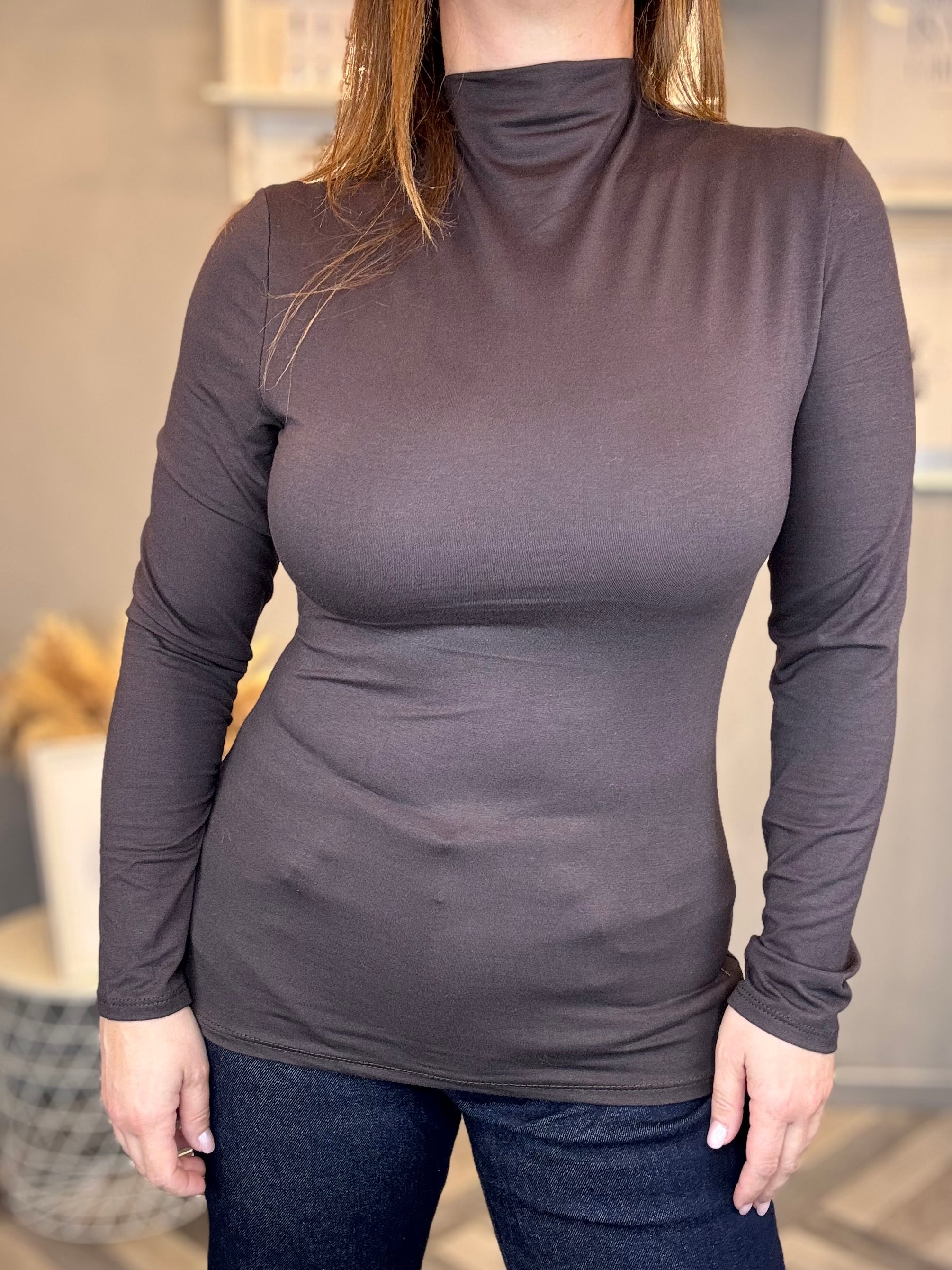 Maglia basic mezzo collo moro