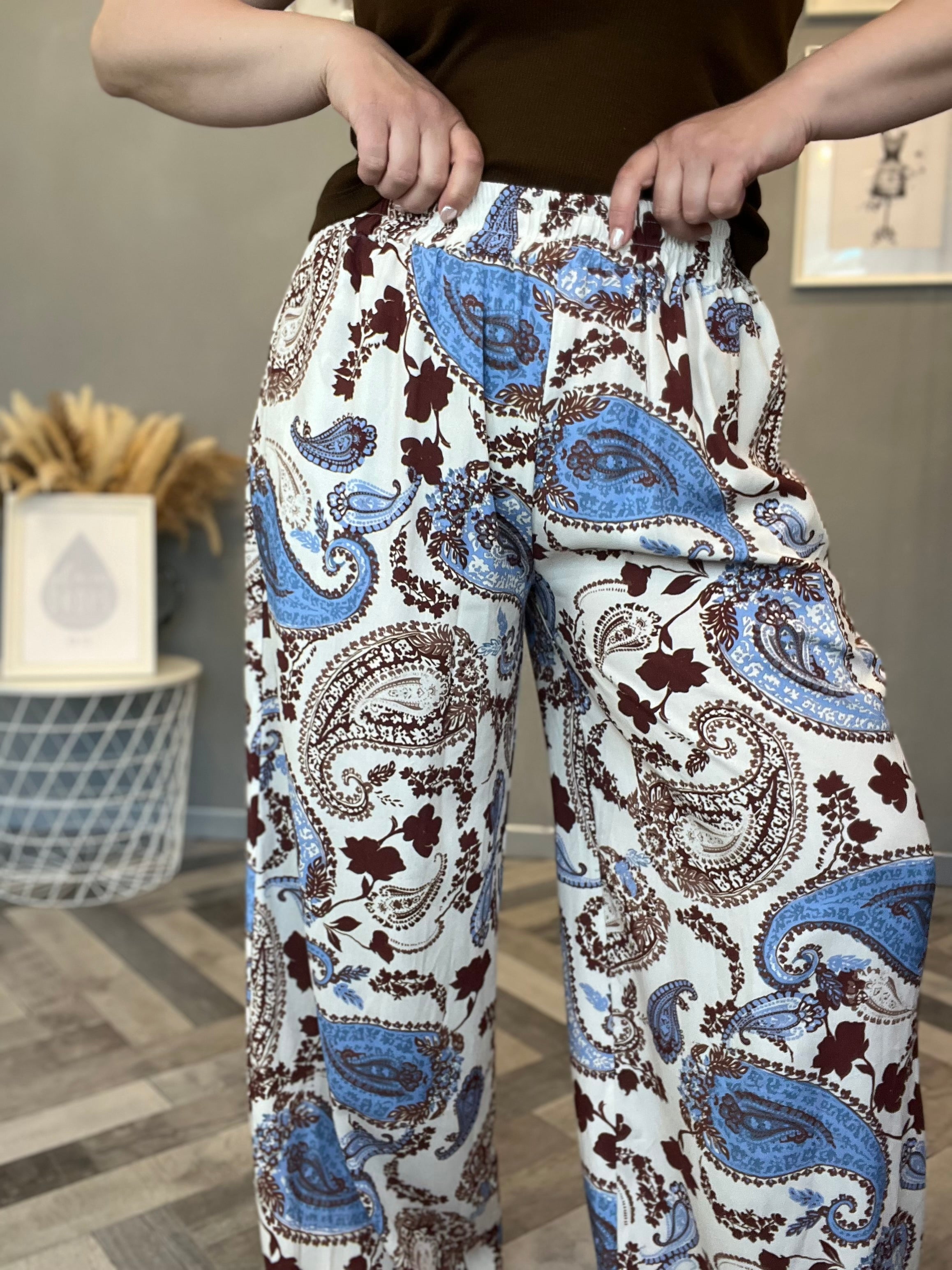 Lumina pantaloni in stampa paisley