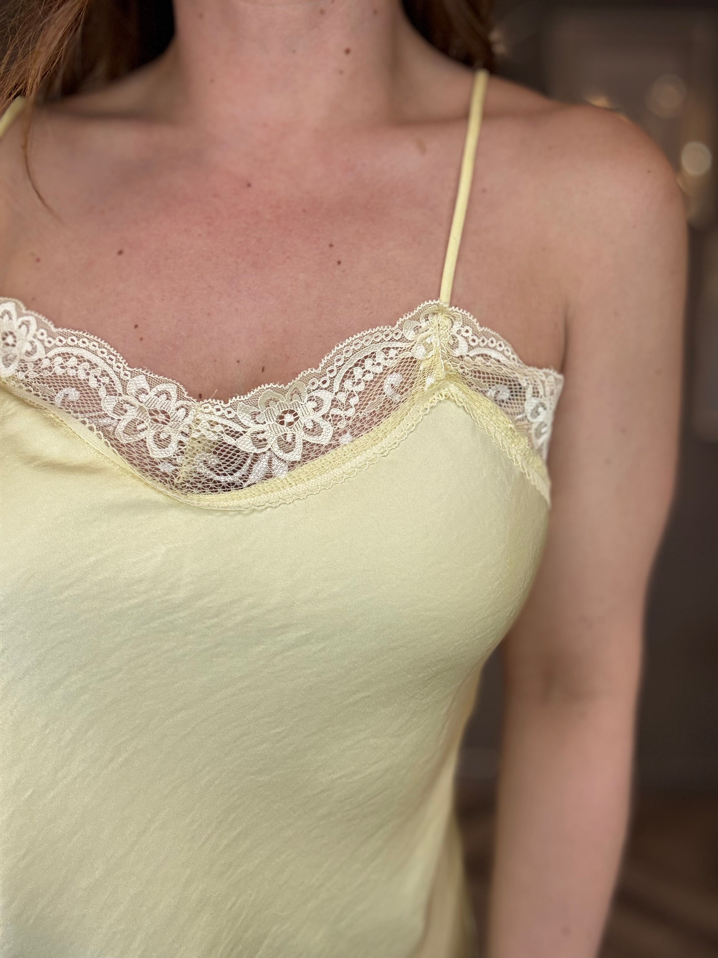 Top Velvet lace giallo pastello