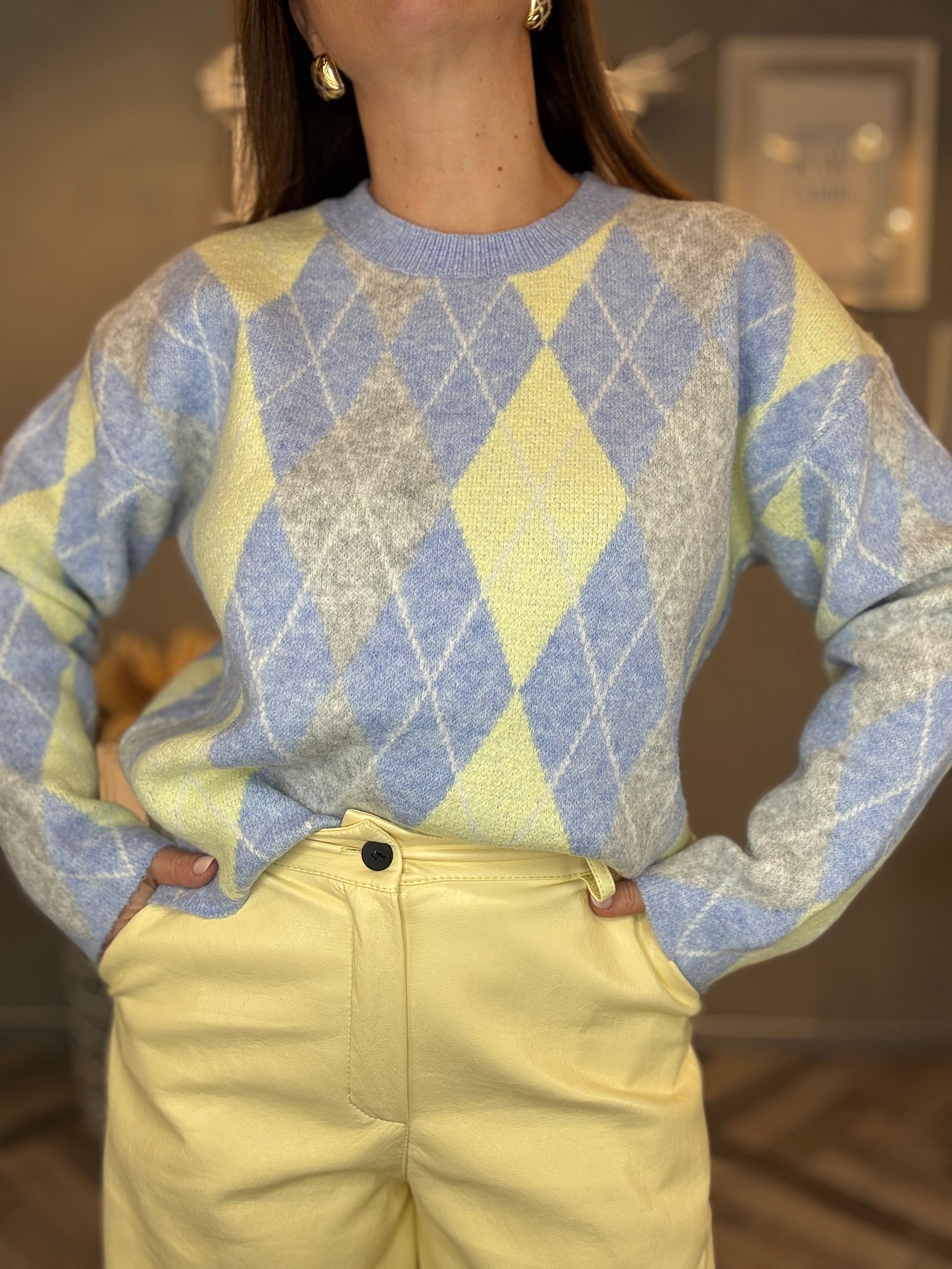 Maglione celeste con rombi