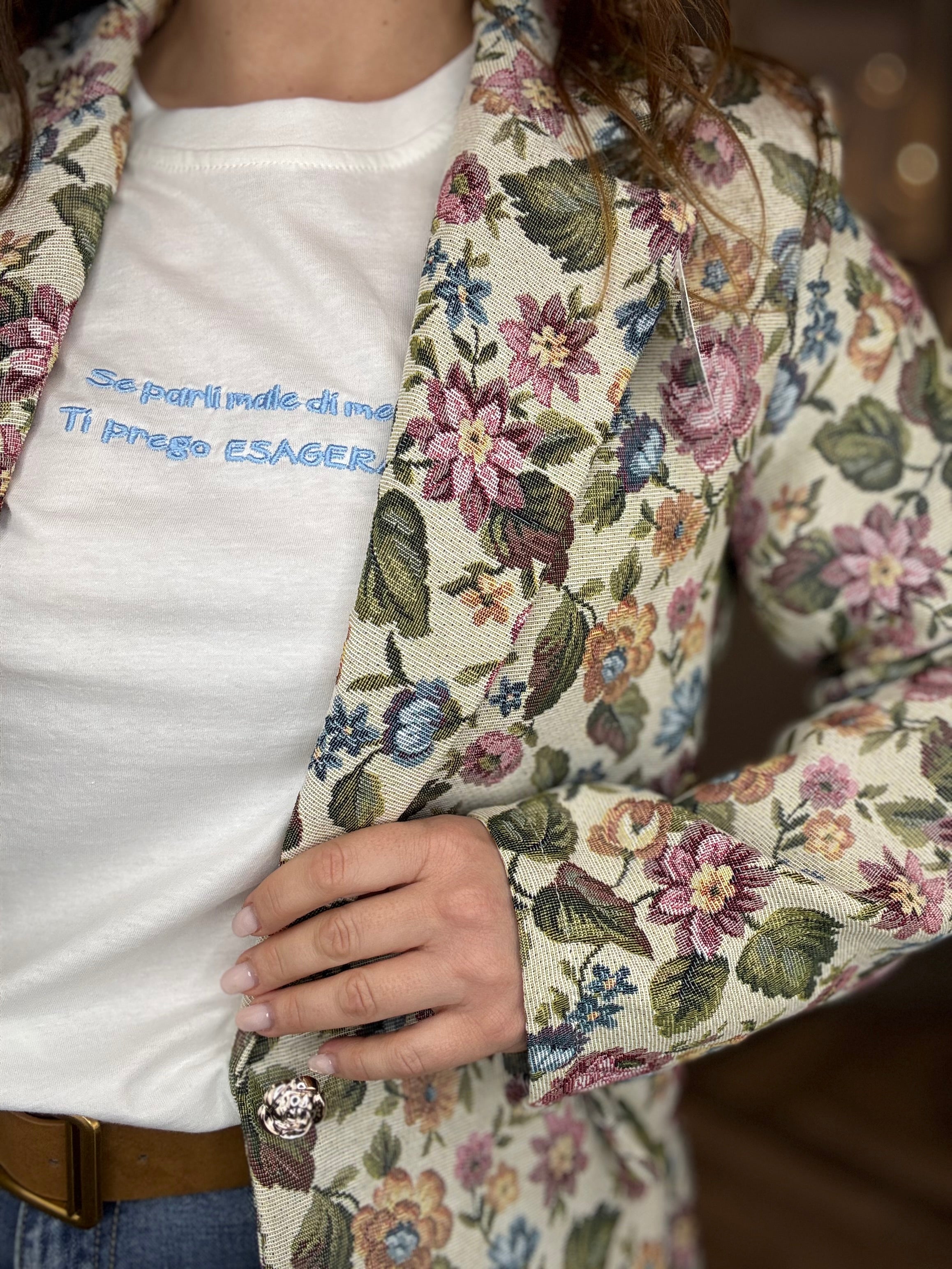 T-shirt Se parli male di me celeste