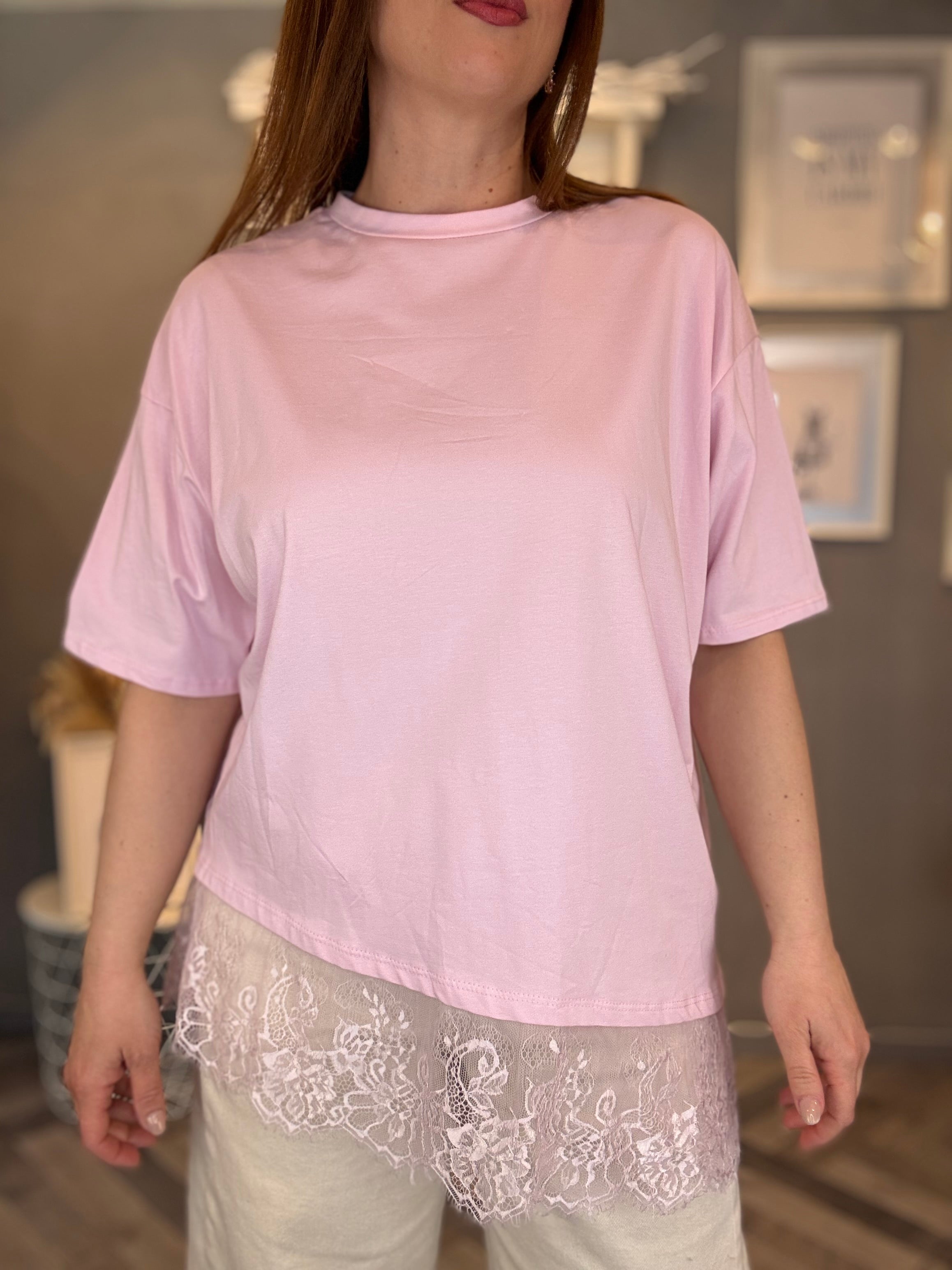 T-shirt rosa over con pizzo
