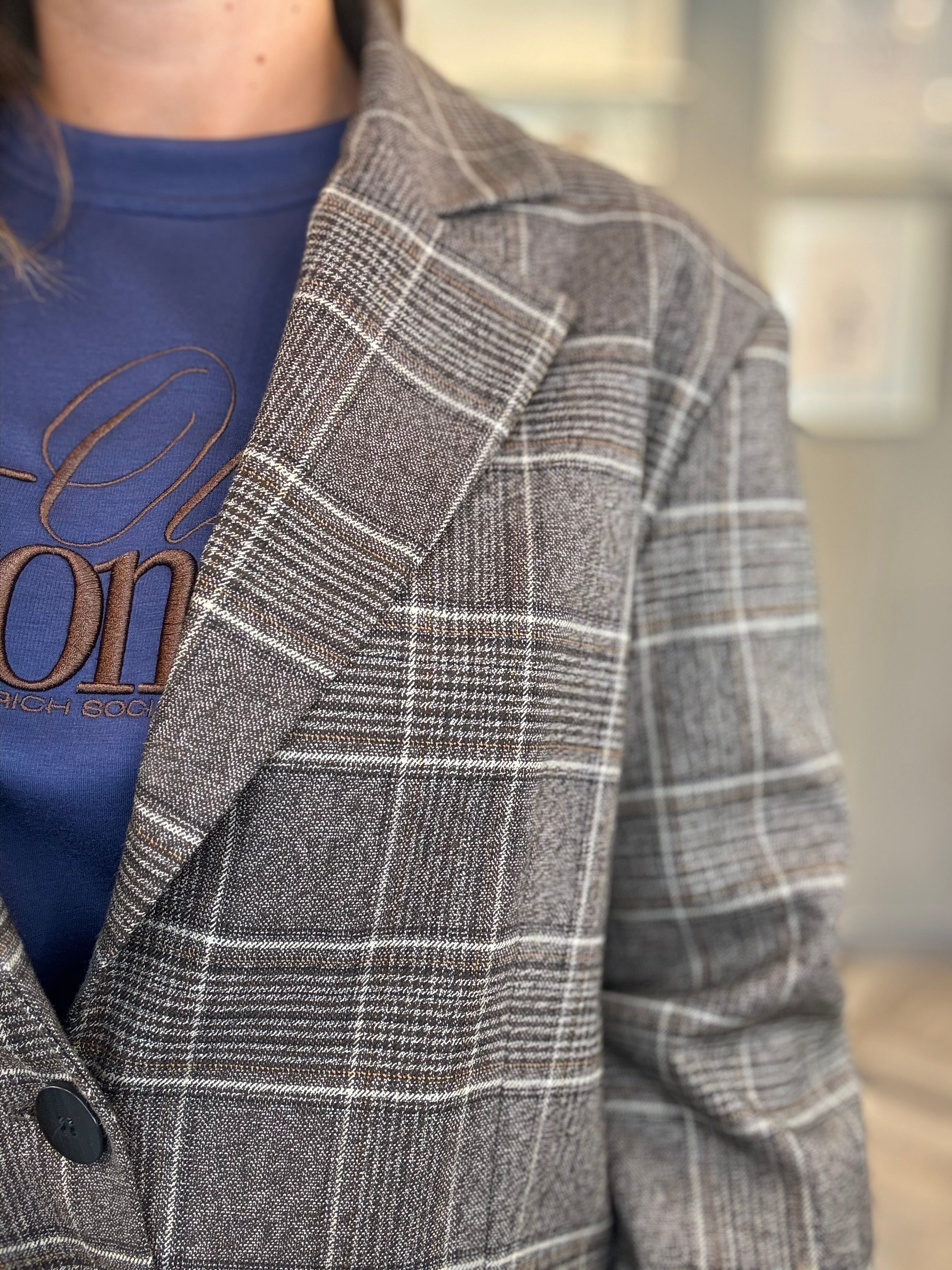 Lumina blazer marrone a quadri con polsino camicia