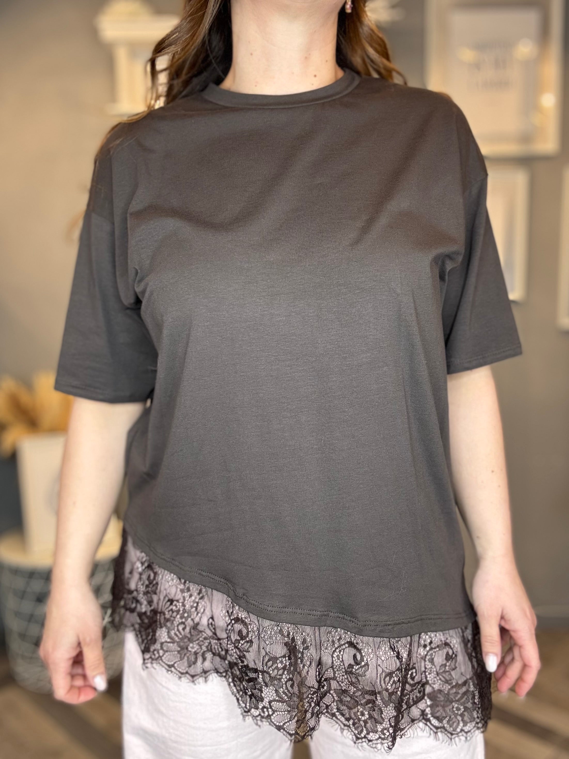 T-shirt moro over con pizzo