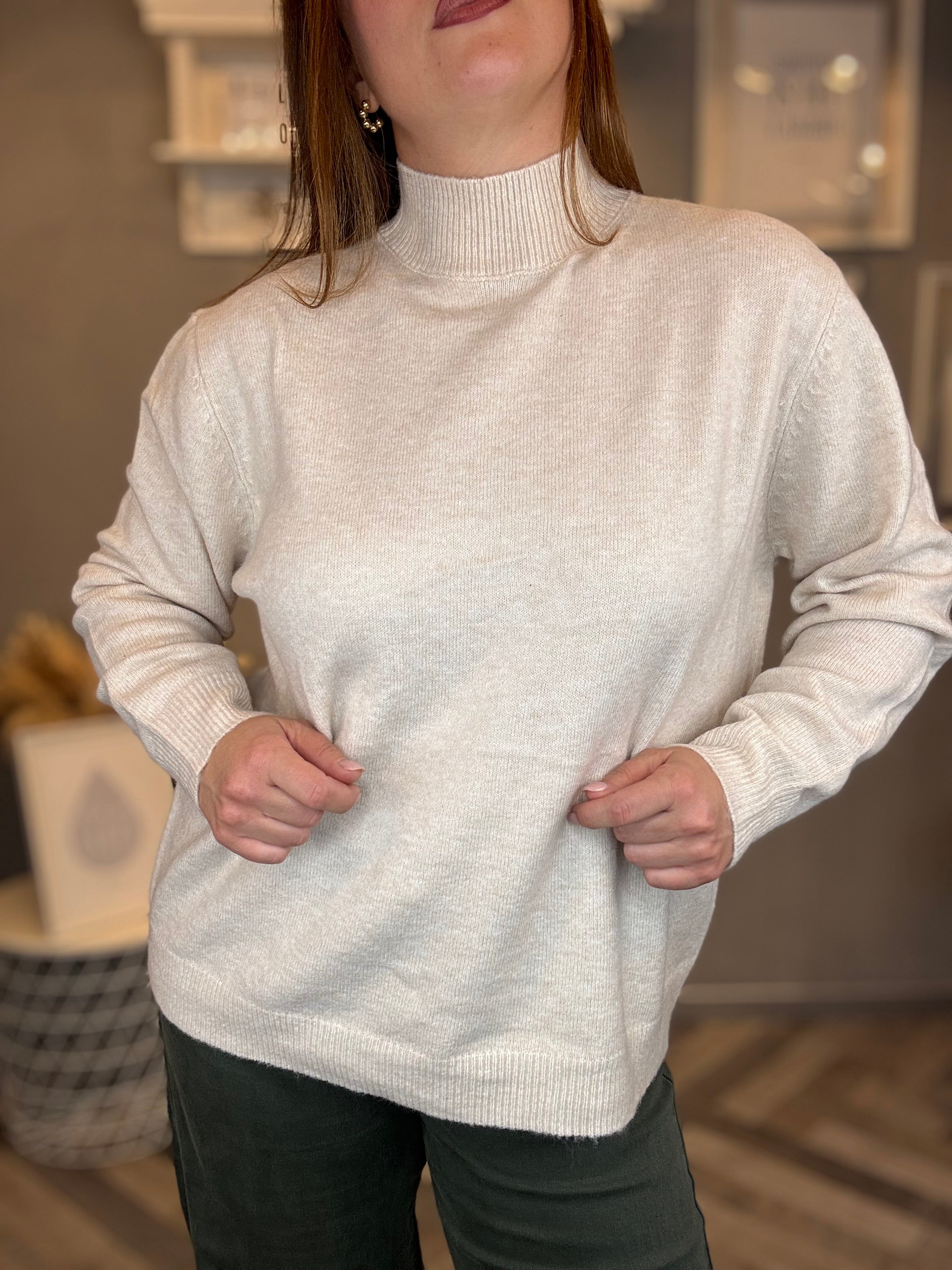 Maglioncino basic mezzo collo sabbia