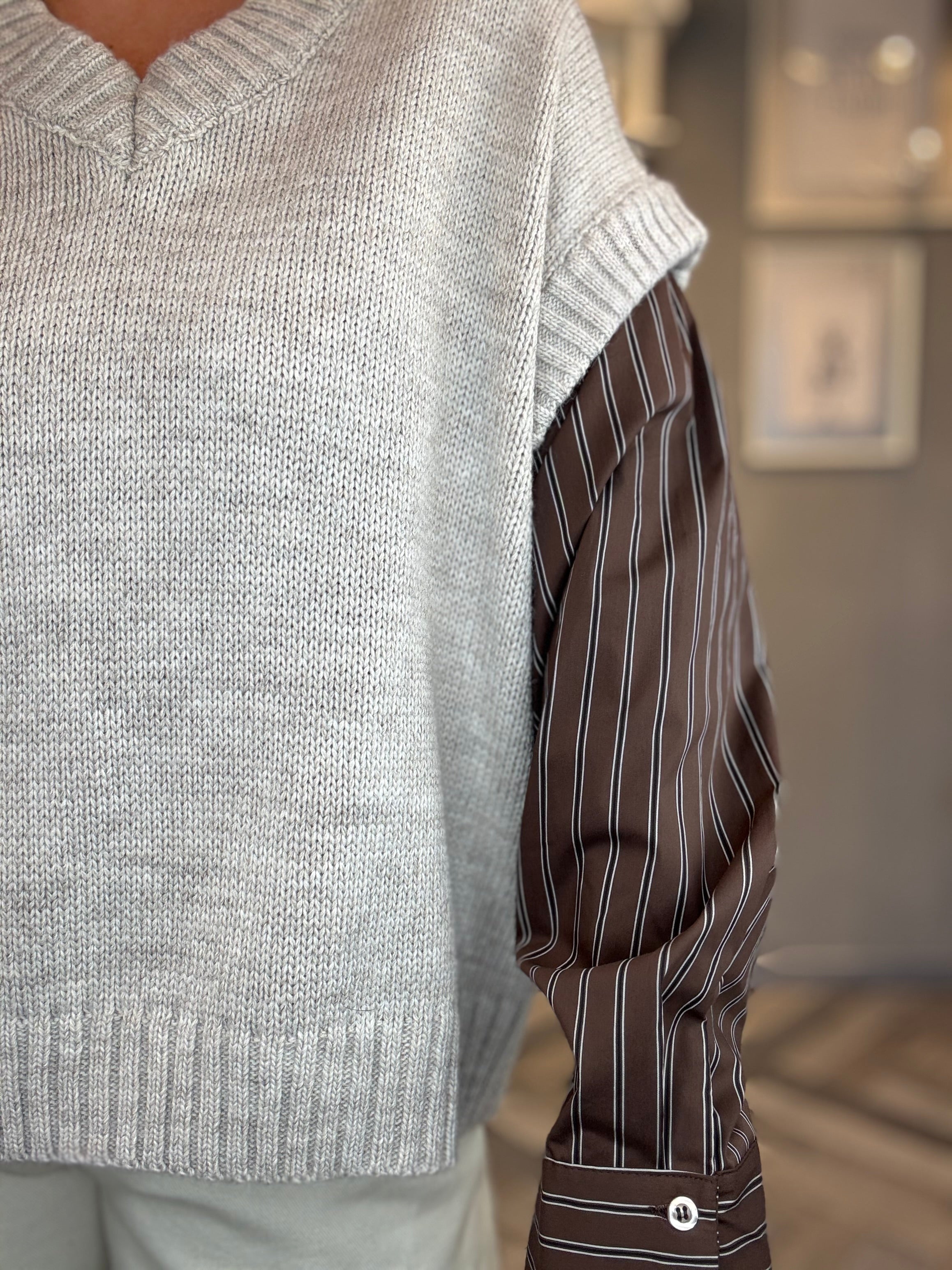 Lumina gilet in maglia cacha maniche camicia cioccolato