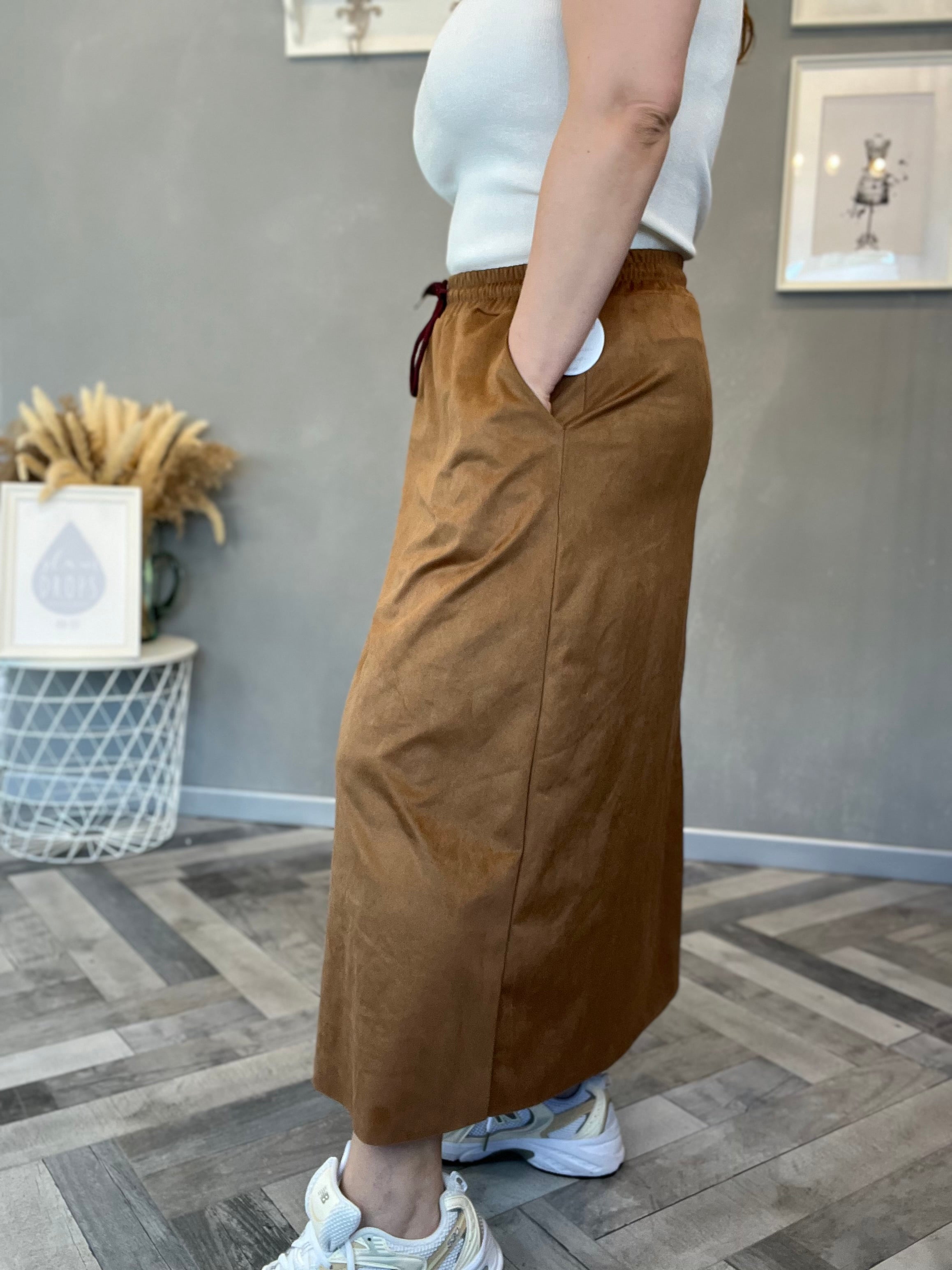 Gonna lunga in eco suede effetto scamosciato